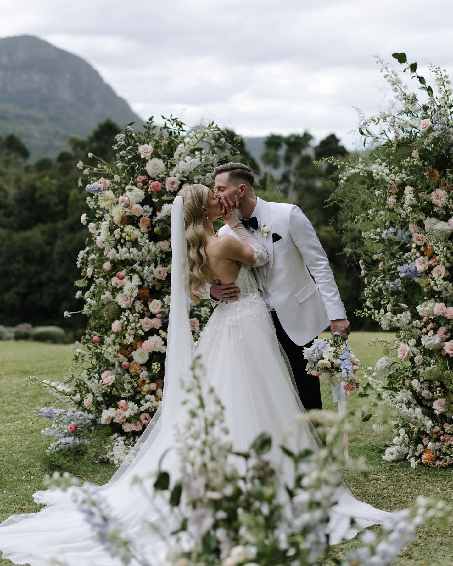 The dreamiest kind of gown for Victoria, makes you feel like you&rsquo;re transported to a flower filled meadow! Heaven for a Saturday morning don&rsquo;t you agree? 
.
🌸🌼🌷
.
 Photos by @leahcruikshank
Flowers @maddiejaydee 
@vjdojcinovic