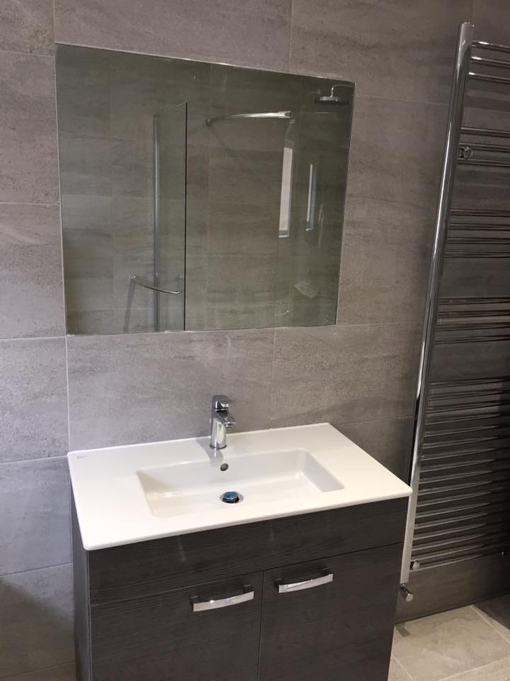 Contemporary bathroom cabinet &amp; mirror