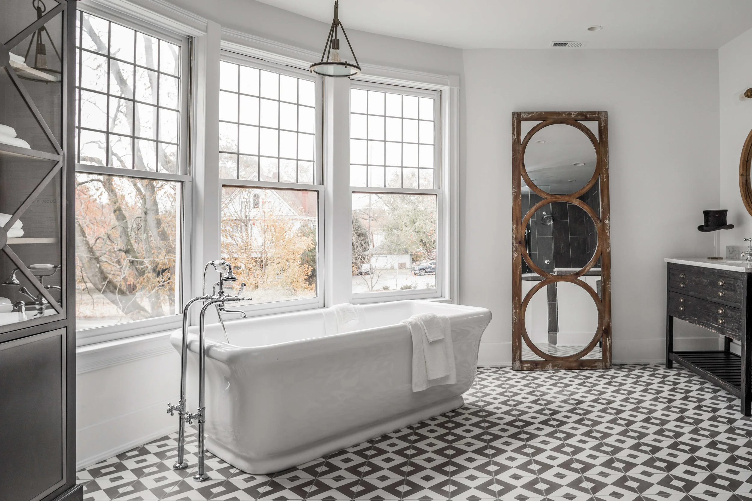 1421 N Central-36.jpg