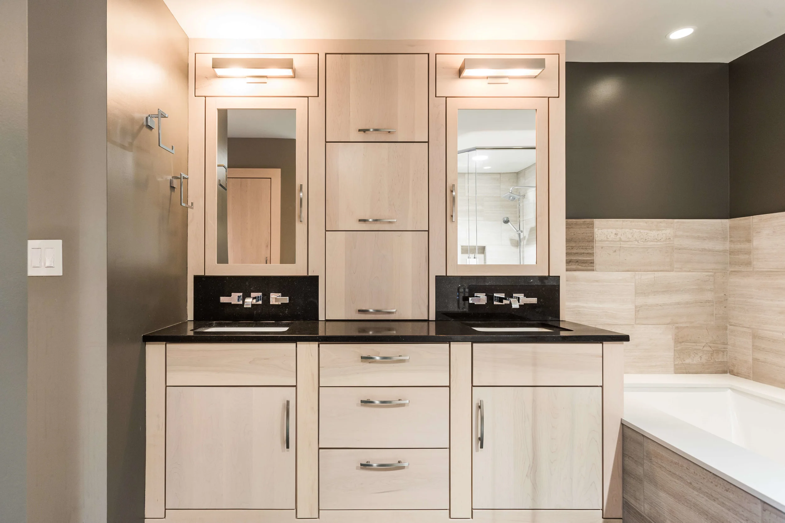 Modern Bathroom-15.jpg
