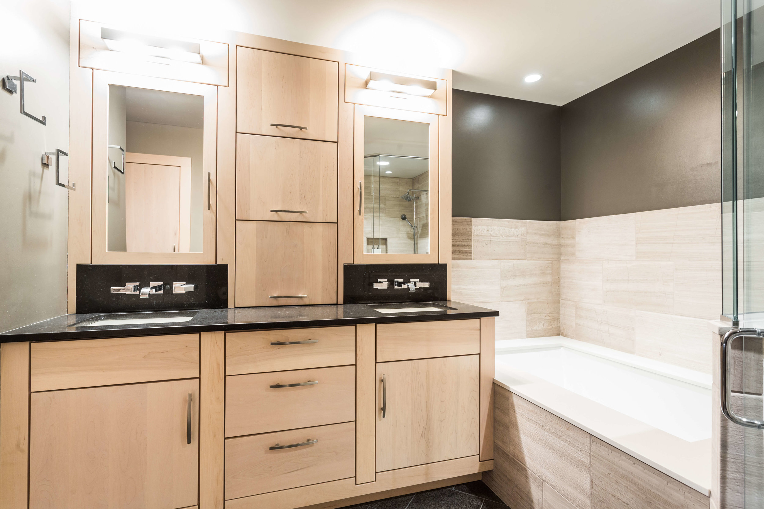 Modern Bathroom-14.jpg