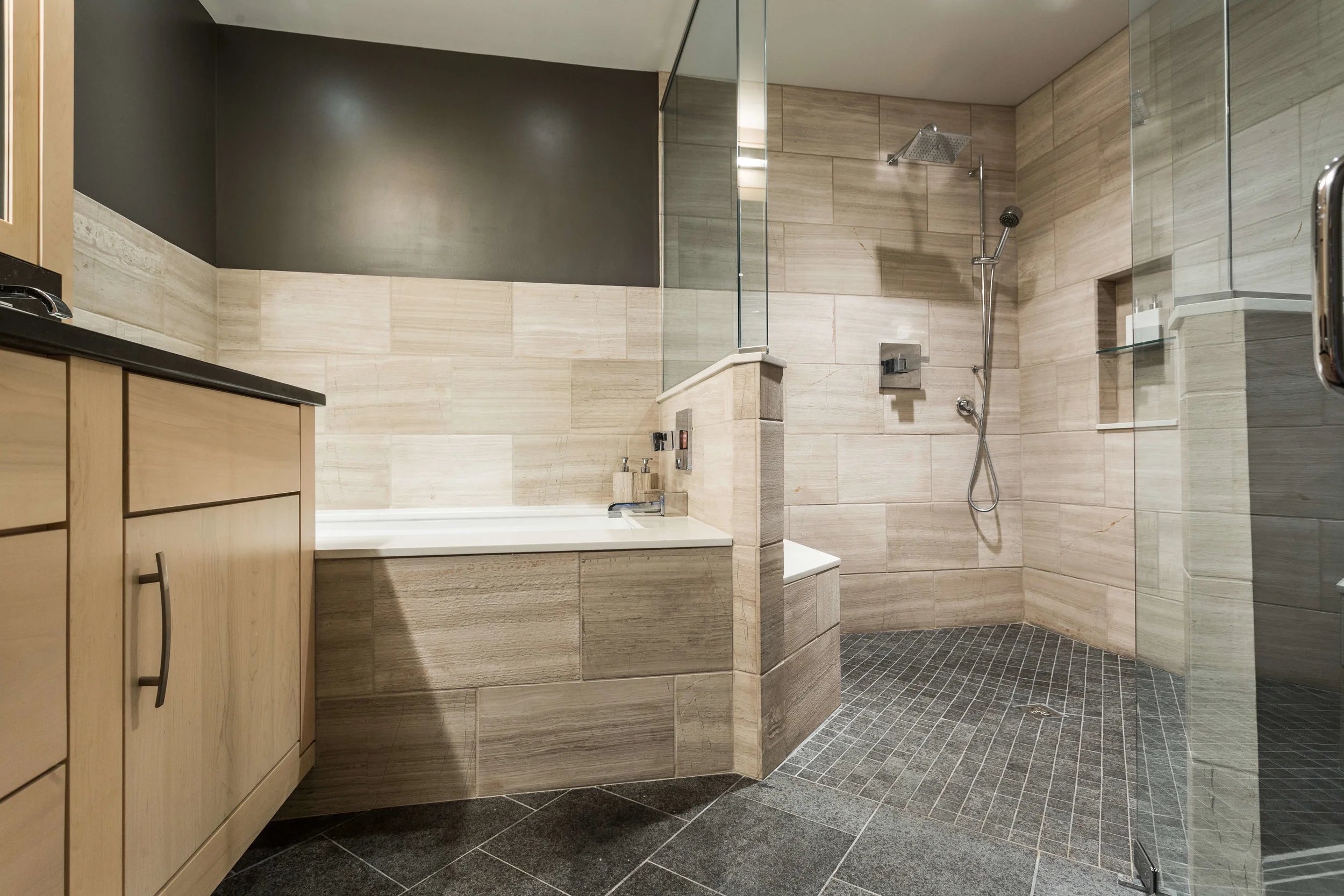Modern Bathroom-7.jpg