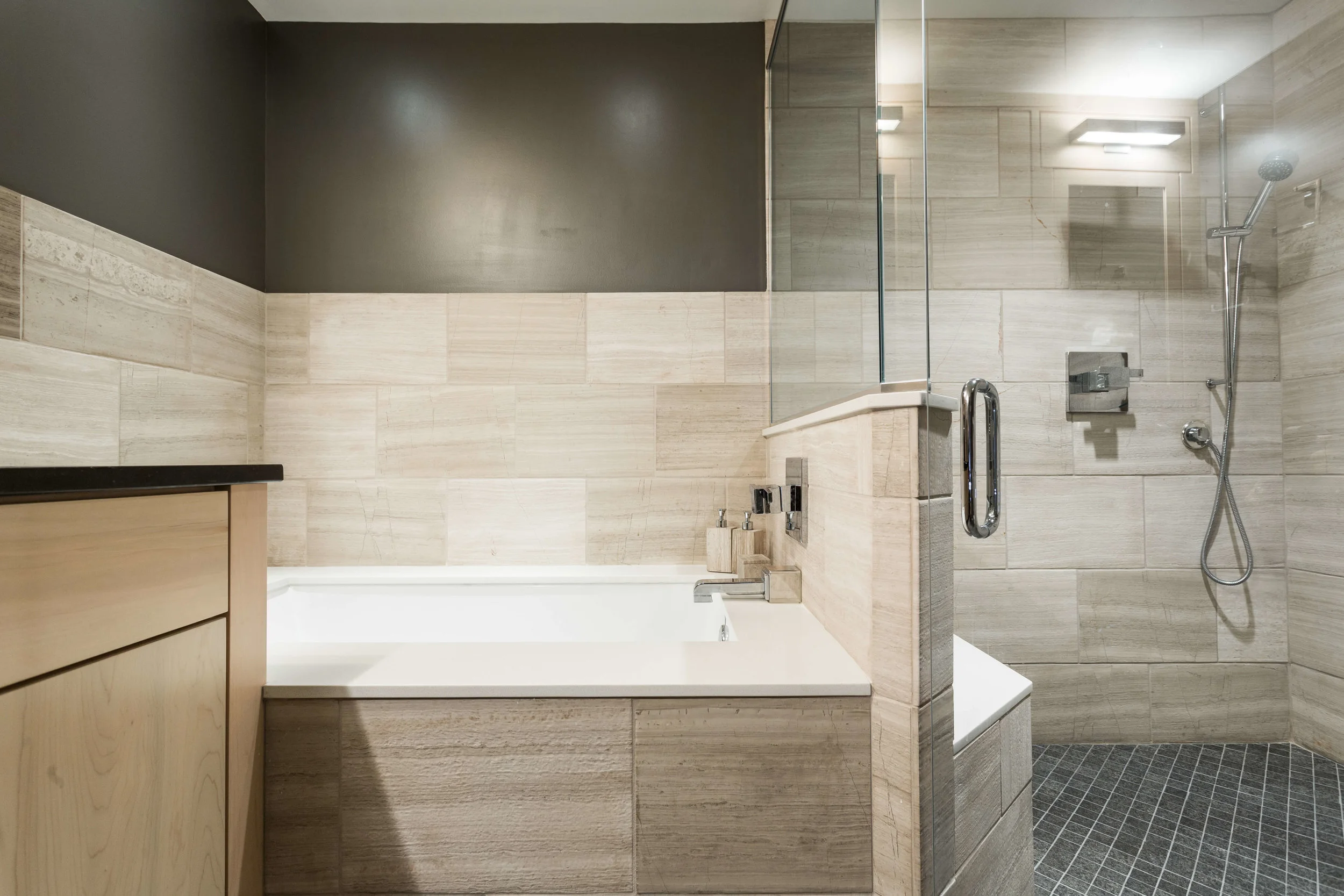 Modern Bathroom-5.jpg