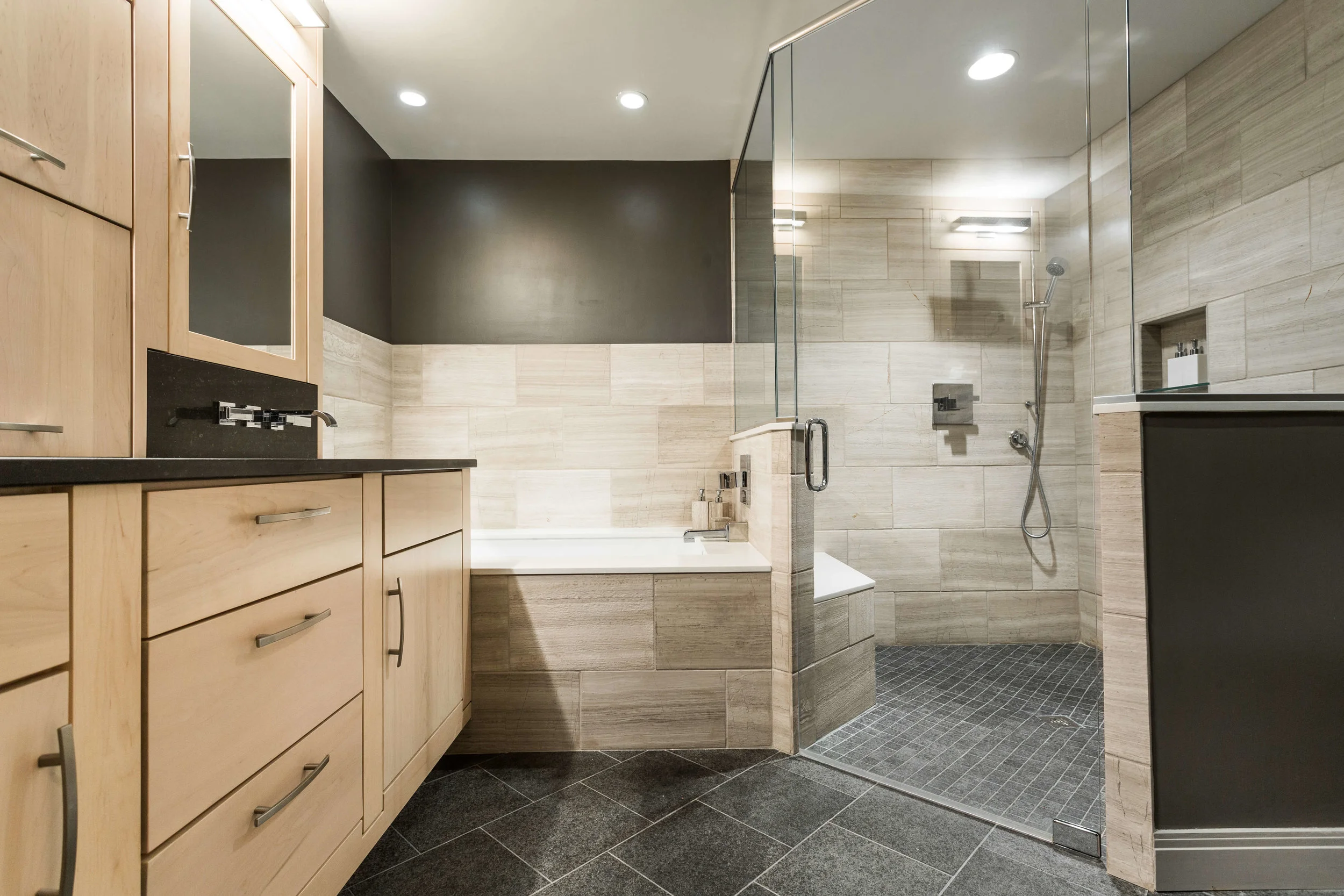 Modern Bathroom-6.jpg