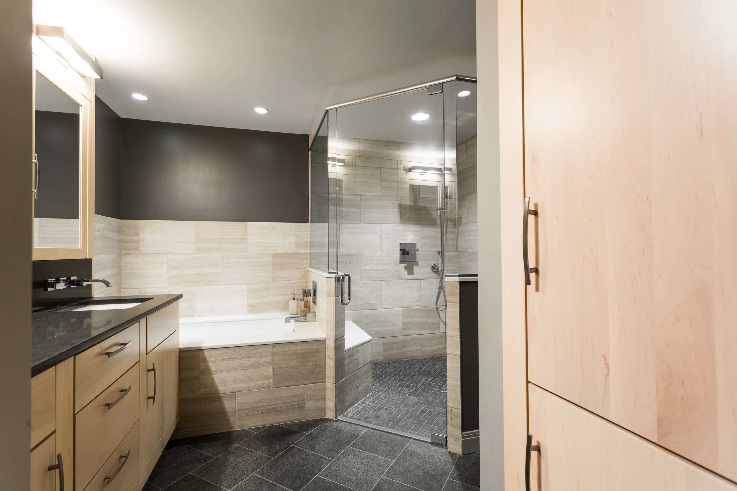 Modern Bathroom-4.jpg