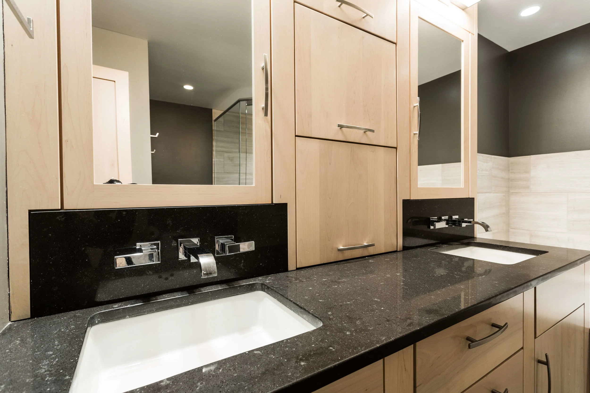 Modern Bathroom-3.jpg