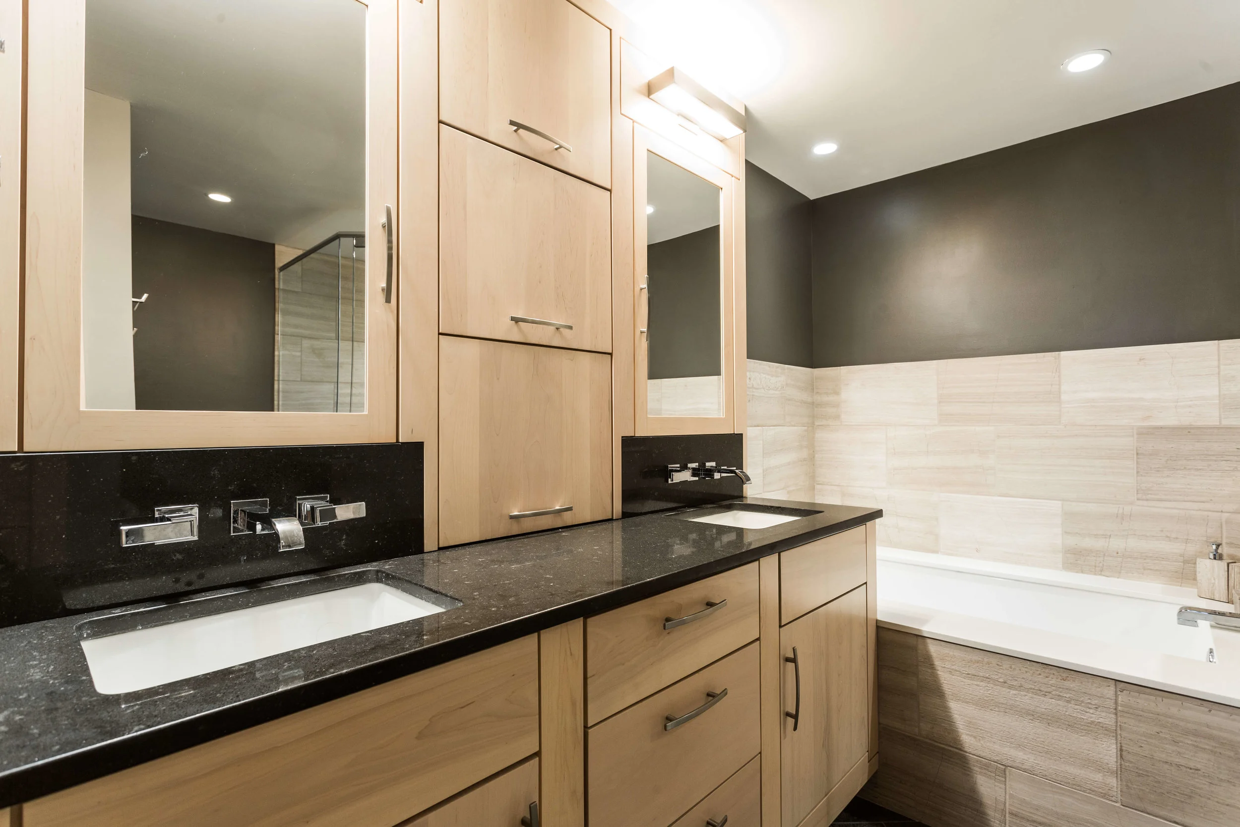 Modern Bathroom-2.jpg