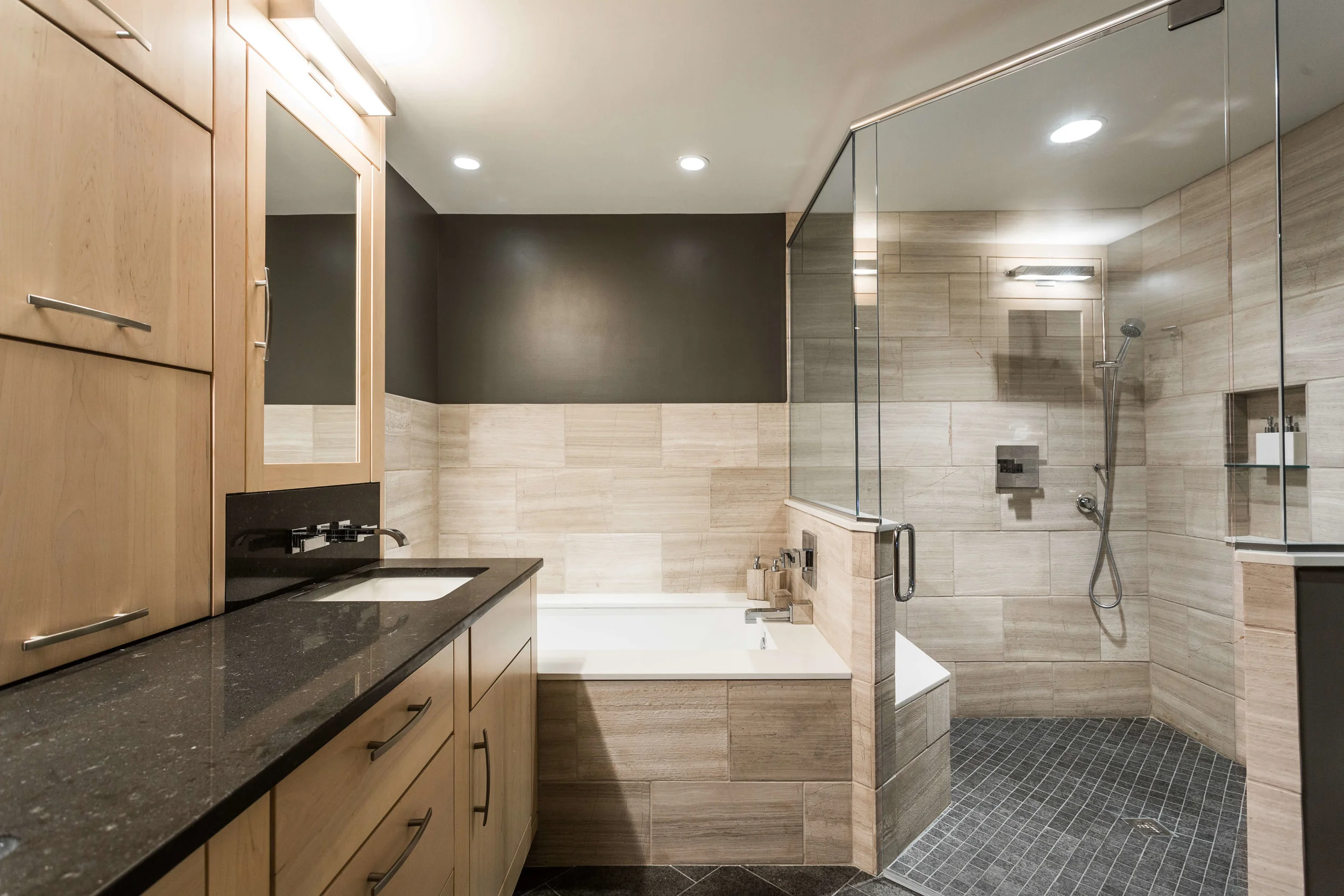 Modern Bathroom-1.jpg