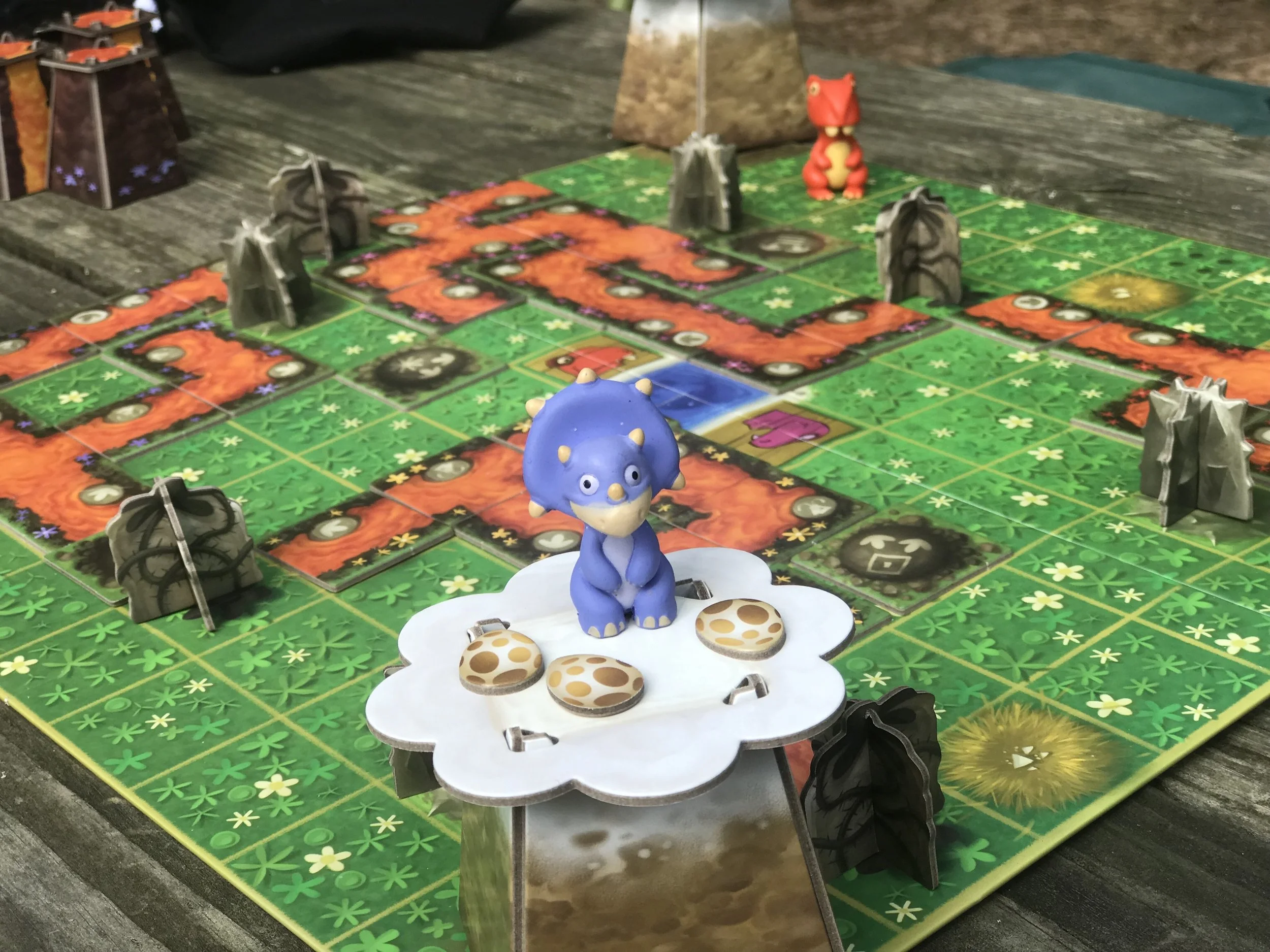 SOS Dino Cooperative family board game.jpg