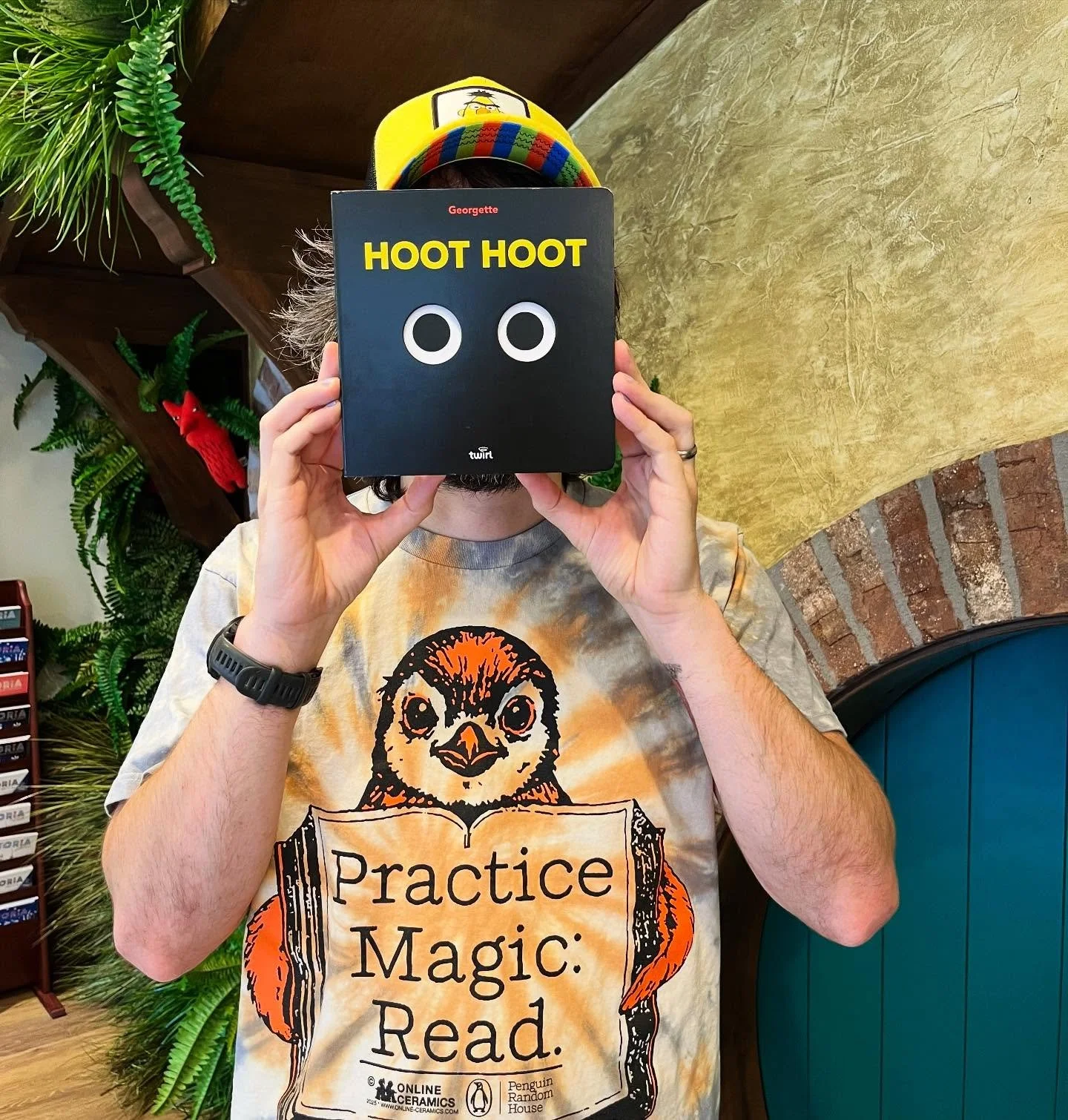 Would you like a copy of Hoot Hoot by Georgette? 🦉 This is a very cute board book/animal guessing game for little ones, and the kind folks at #twirlbooks have offered to send a free copy to 1 lucky person in the US or Canada (just no PO Boxes please