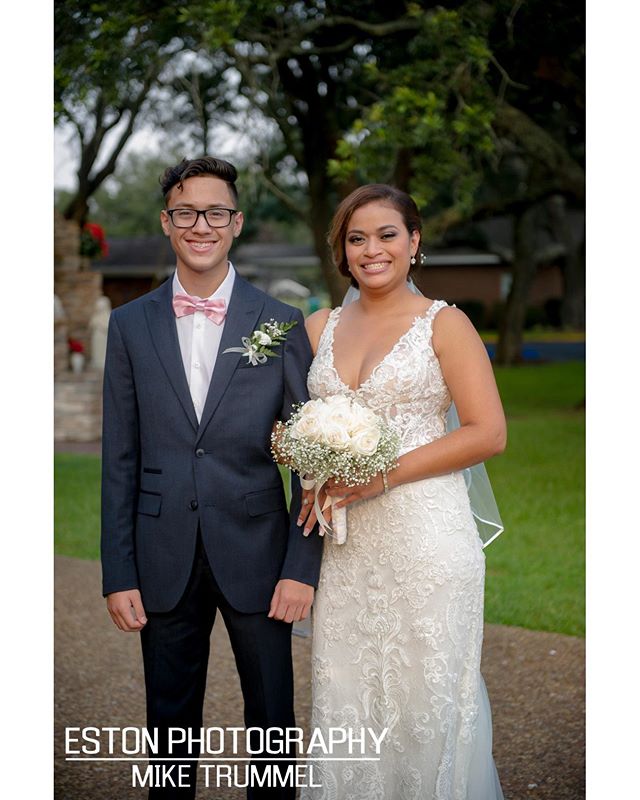 Sneak Peek at a beautiful wedding #nikon #weddingphotography #estonphotography #nolaphotos #nolaphotographer #portraits