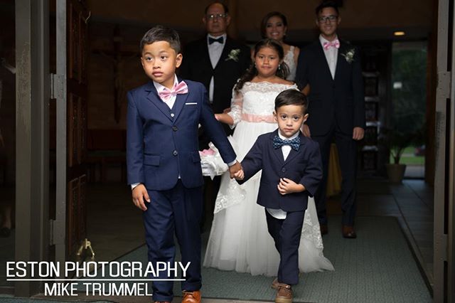 Leading the way! #weddingphotos #nola #photography #nikon #nolaphotography
