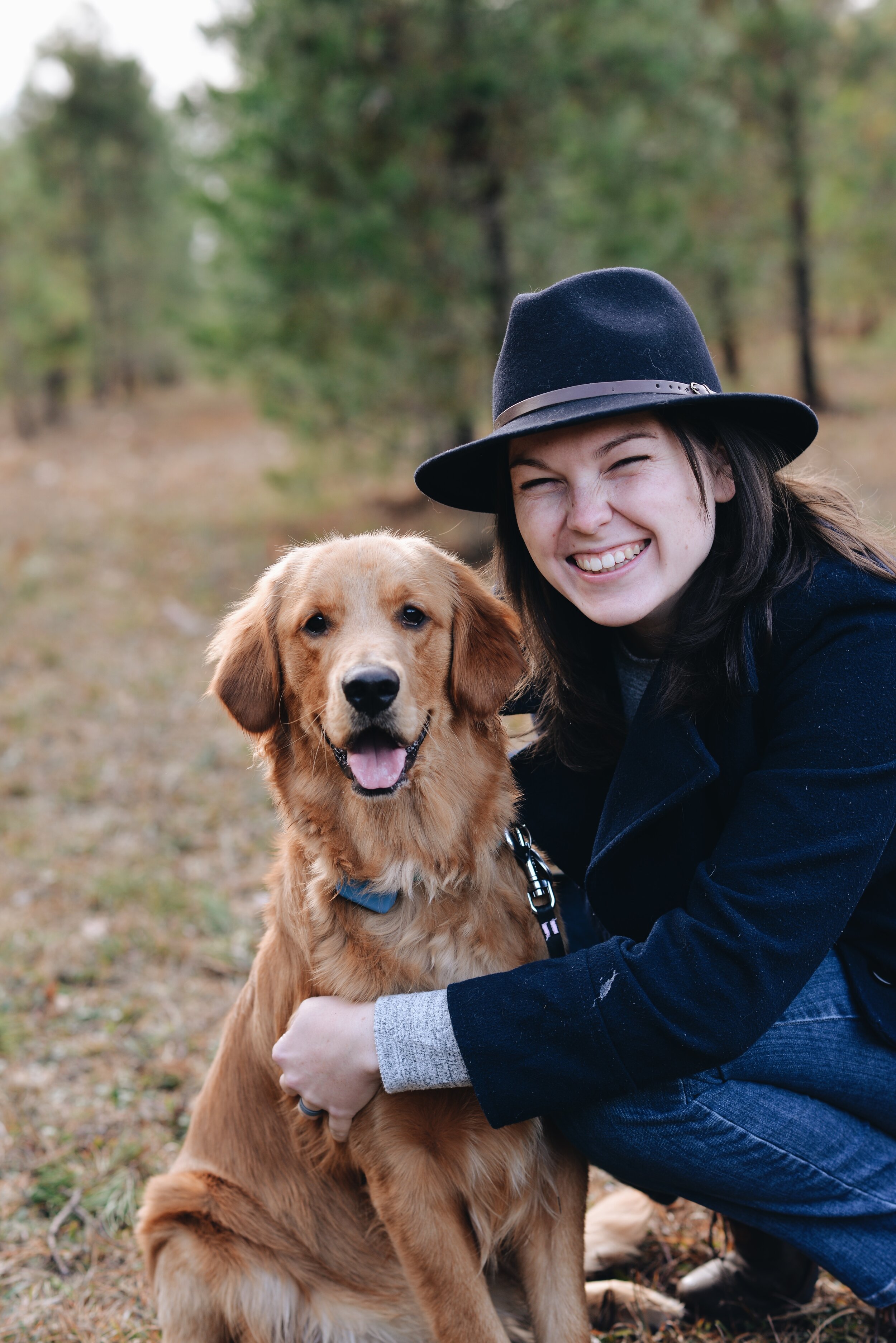 golden retriever dog hat girl (Copy) (Copy)