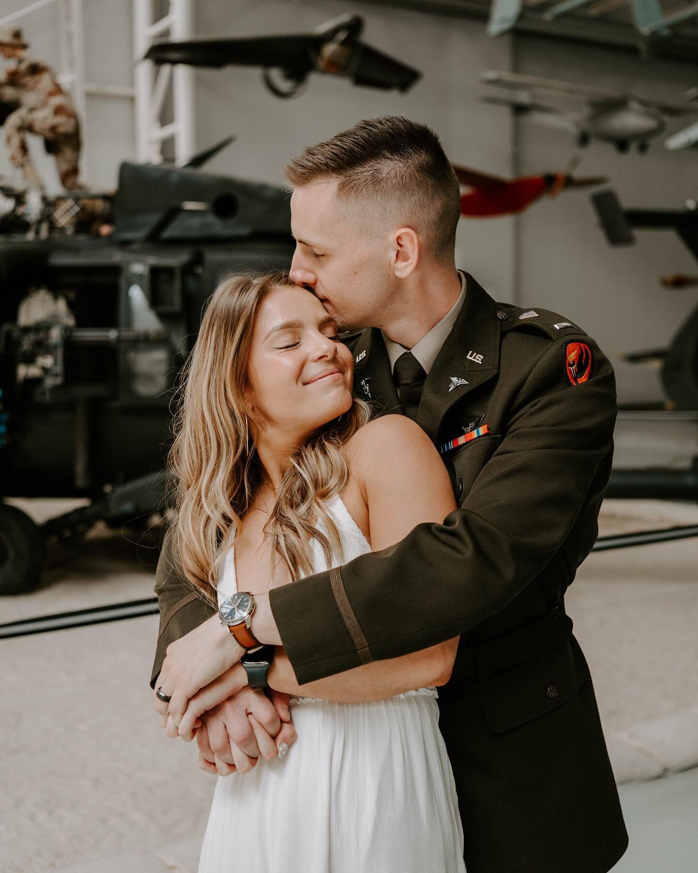 Max + Maggie + the Army Aviation Museum 🚁 

Congrats to one of the newest Blackhawk pilots! 

&mdash;

#fortnovoselphotographer #fortruckerphotographer #armyaviation #armymuseum #militaryphotographer #militaryhomecomingphotographer #militaryceremony