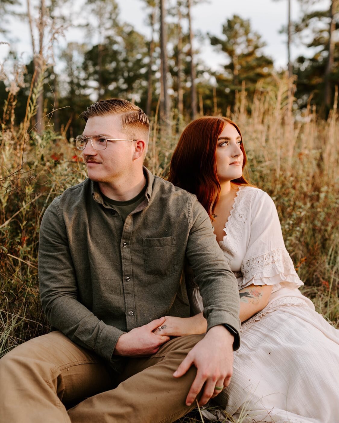 Heading into summer means most of my beautiful wheat fields turn to grass 😭

So here&rsquo;s a shot of Clara and Brandon in some pretty wheat 🌾🫶🏼

&mdash;

#fortruckerphotographer #fortnovoselphotographer #fortnovosel #unscriptedposingapp #unscri