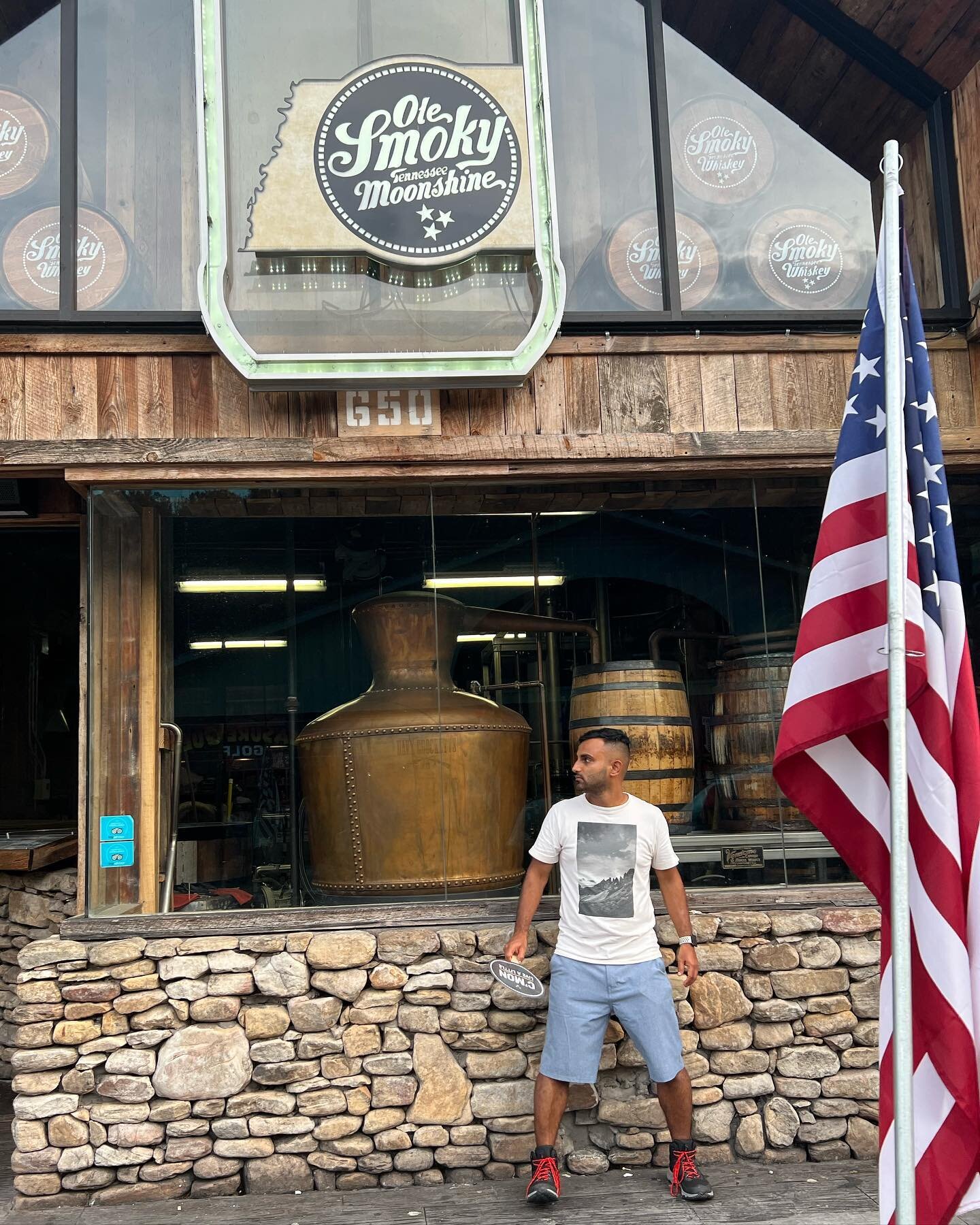 Cowboy boots, country roots and Nashville Nights. 

#musiccity #nashville #tenessee #gaitlinburg #smokymountains #cabininthewoods #countrymusic #countryliving #4thjuly