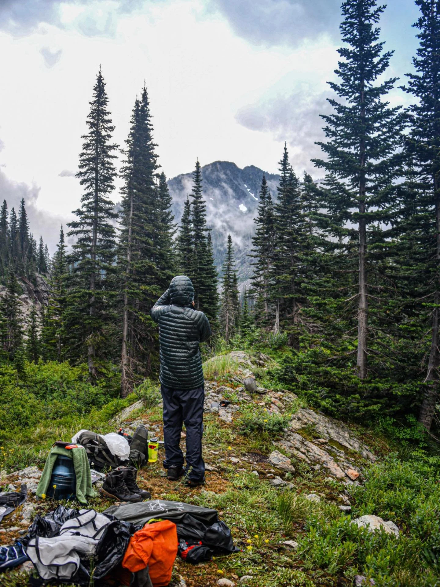 @conner_caveman_bailey taking a break from setting up camp to take in the views.  Was definitely not the best campsite, but man the views and setting were amazing, and it was so good to be at camp after an absolute beast of a bushwhack!  #camp #campi