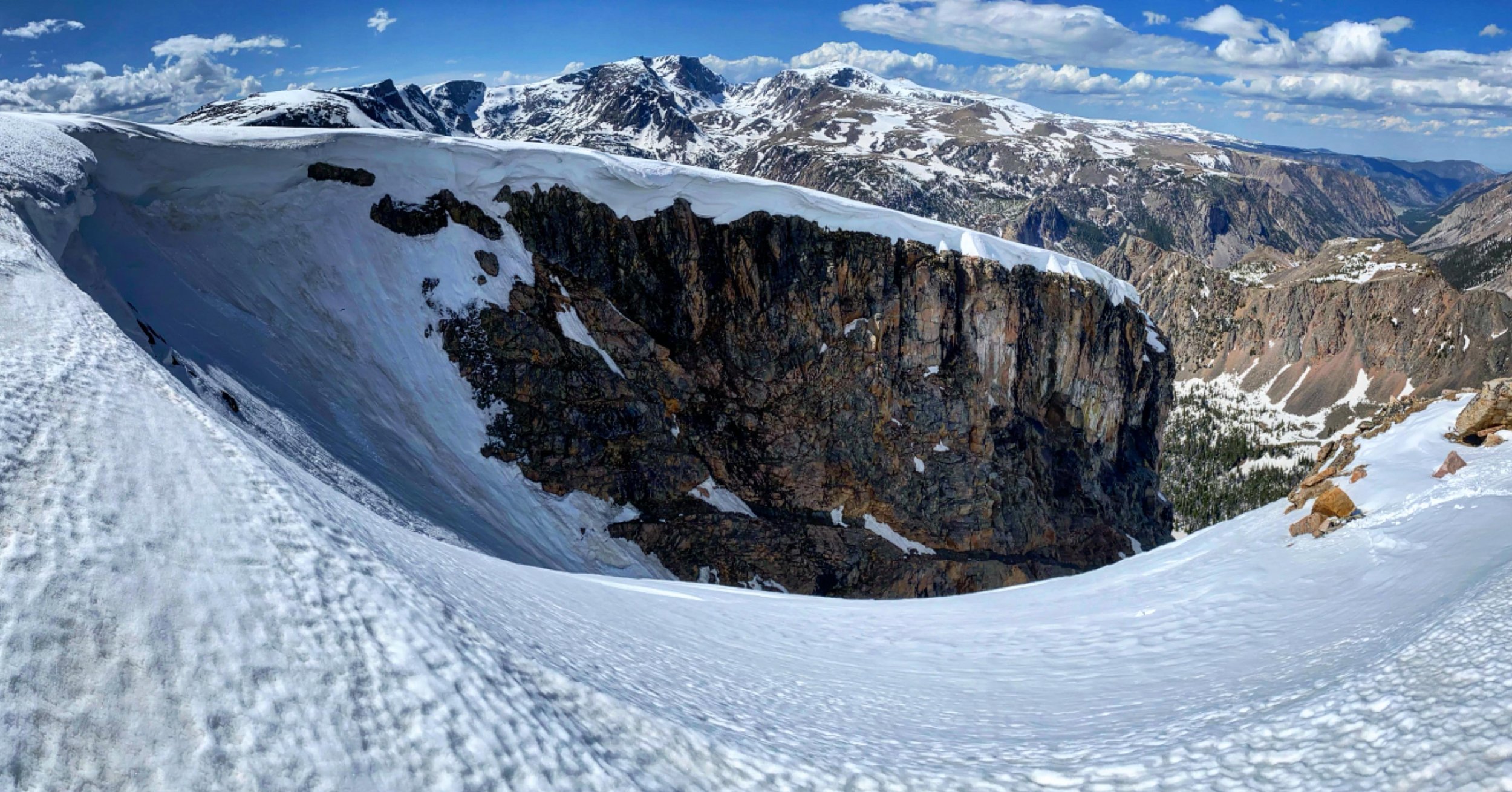 A beautiful day on top of the Beartooth Pass!  Always a good time exploring the mountains and new ski lines!&hellip;. #ski #skiing #couloir #backcountryskiing #earnyourturns