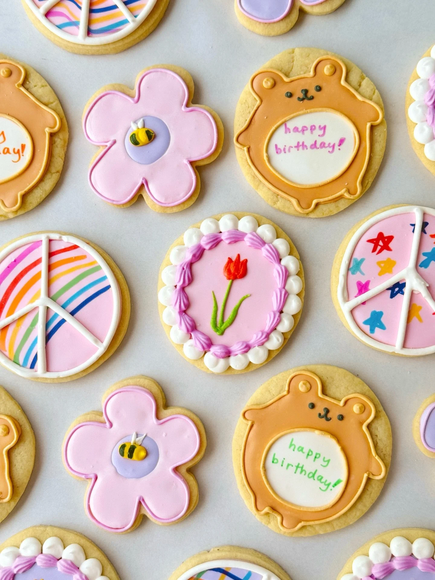 We only had a few cookies left from this spring collection! Come stop by! 🧸☮️💗✨🐝🌸🌈