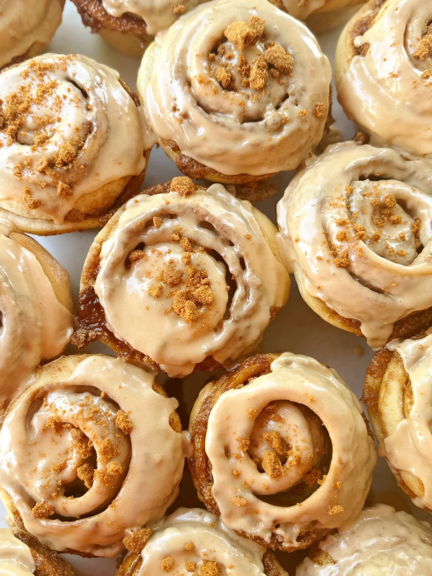 Only a couple more weeks of cookie butter rolls, folks! If you haven&rsquo;t tried one yet, let me tell you about it! It&rsquo;s our classic cinnamon roll base, packed full of cookie butter &amp; then drizzled w/ a cookie butter cream cheese! YUM! Co