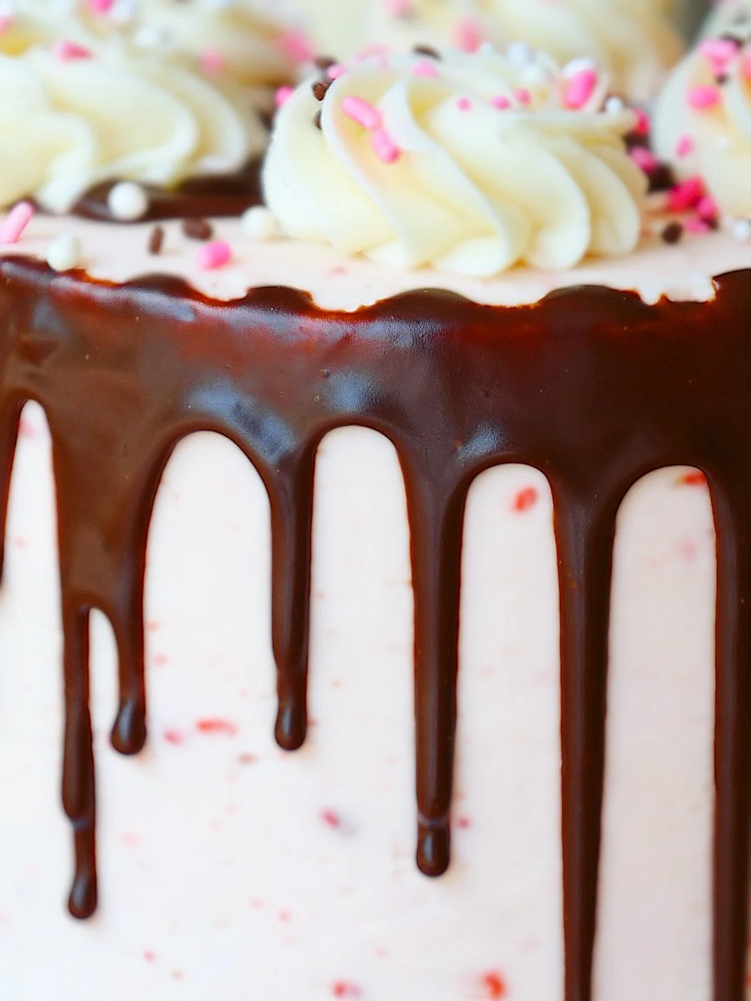 Welcoming the Tennessee heat w/ our cake of the month: Neapolitan! 🍰🍓🍫🍦 One layer of chocolate, one layer of yellow, &amp; perfectly sweet strawberry buttercream! Come on by &amp; try it! ✨