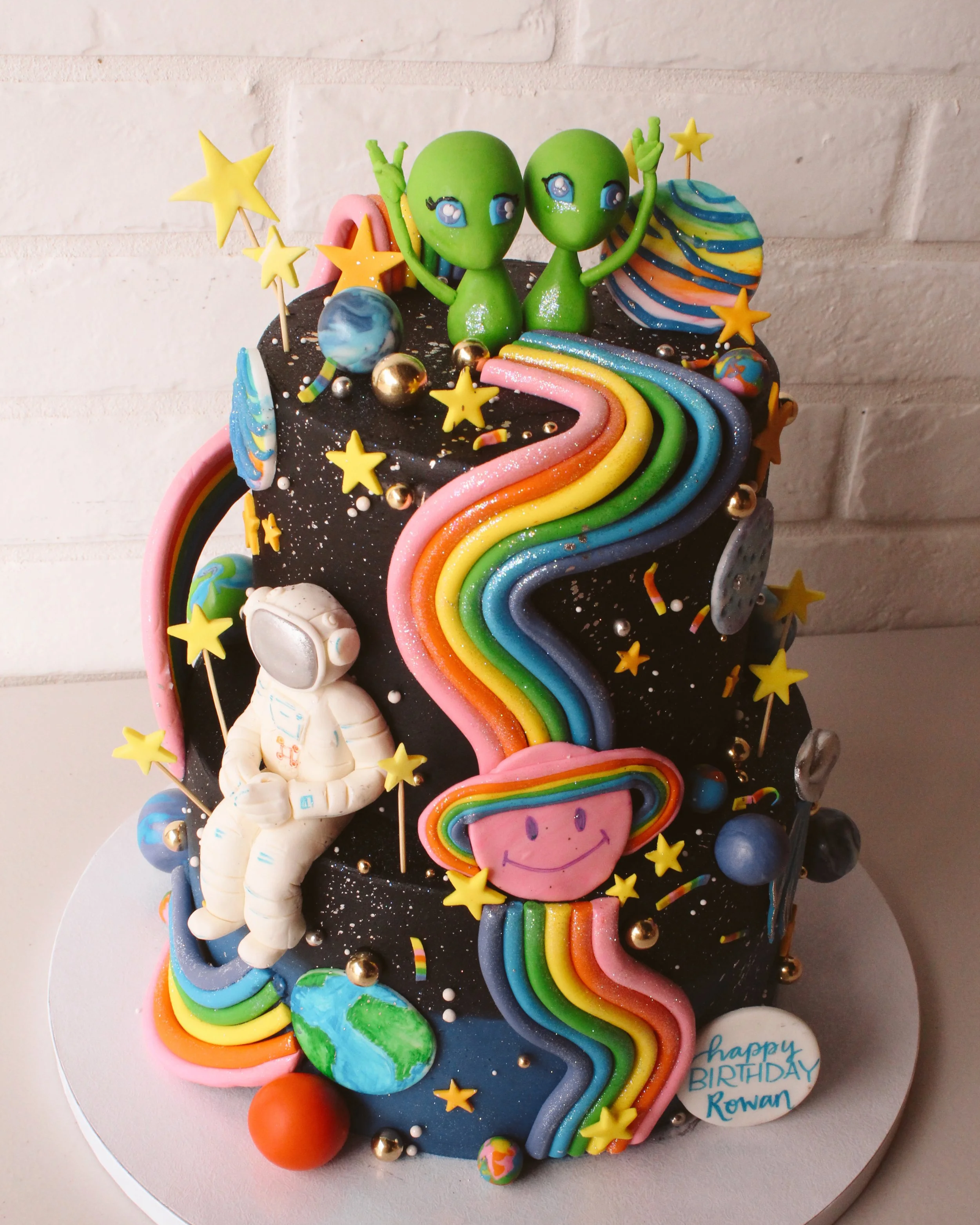 galaxy+custom+cake.png