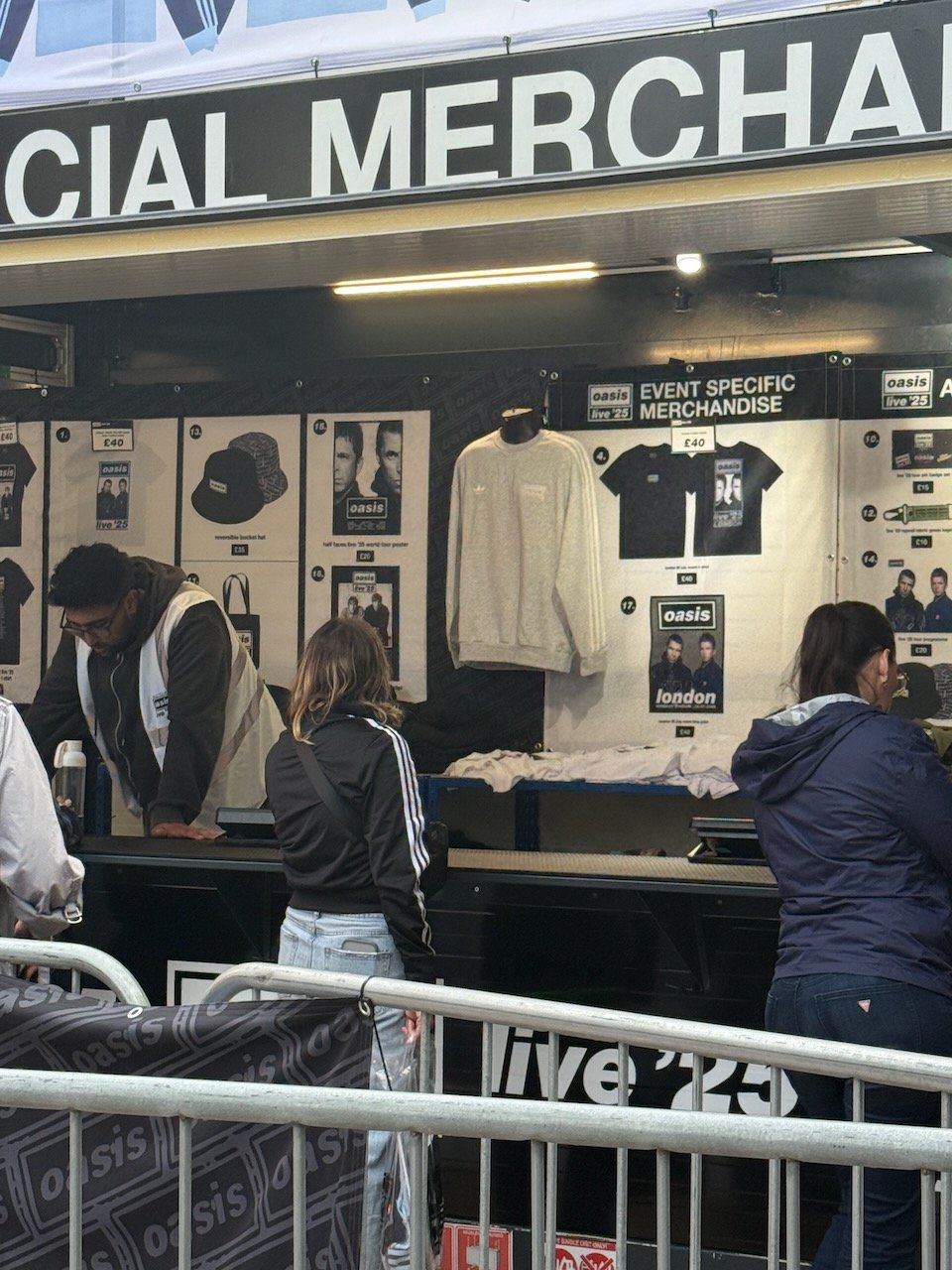 OasisWembley - 13.jpeg