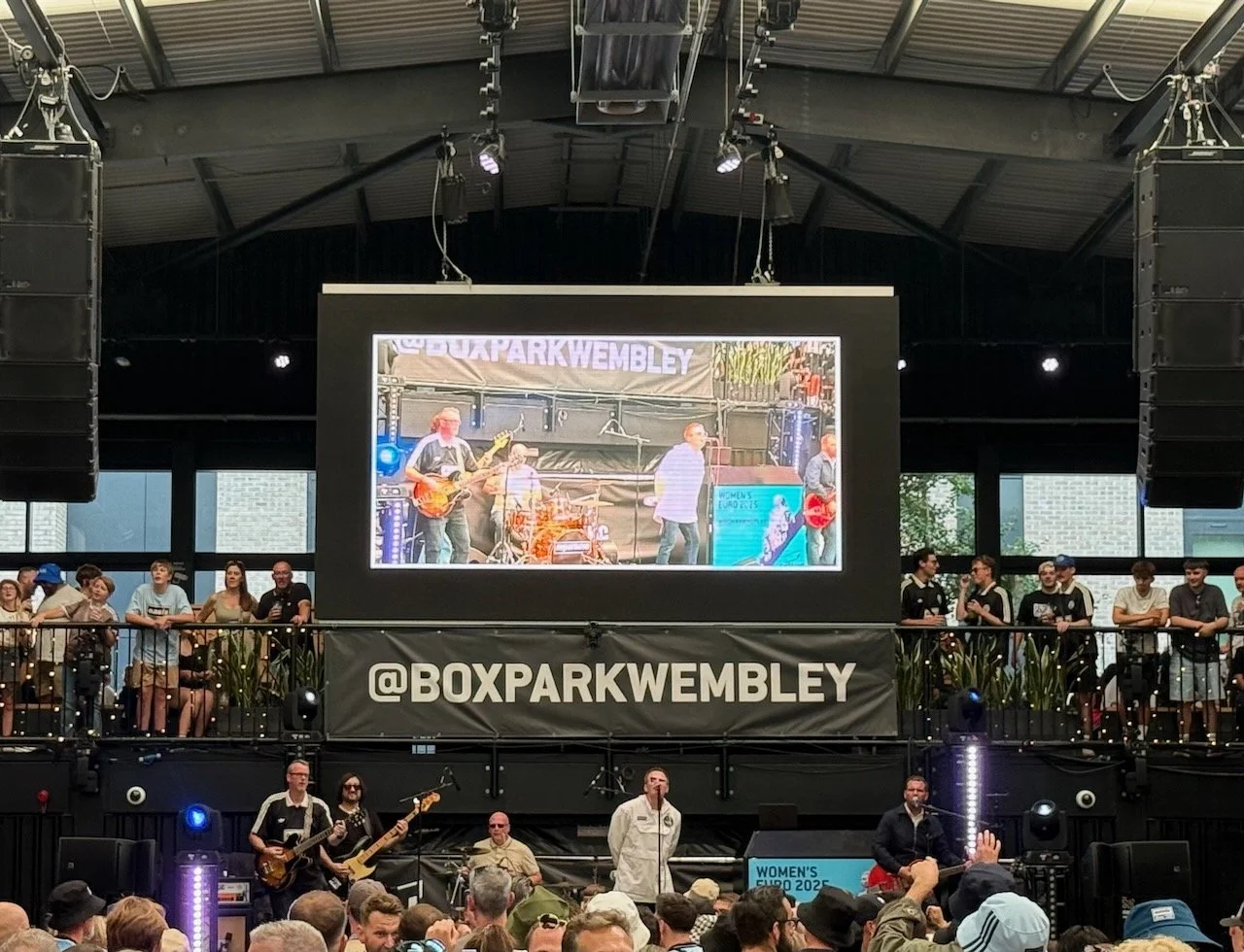 OasisWembley - 21.jpeg