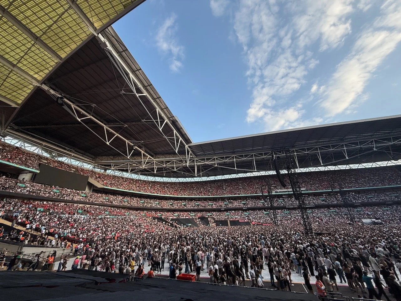 OasisWembley - 28.jpeg