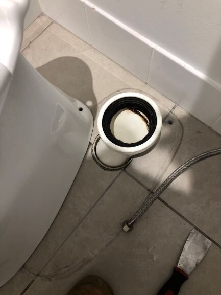 Toilet off set pan connector