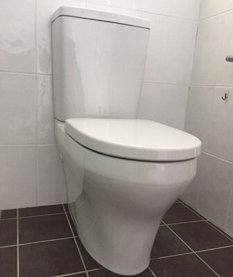 Close Coupled toilet suite