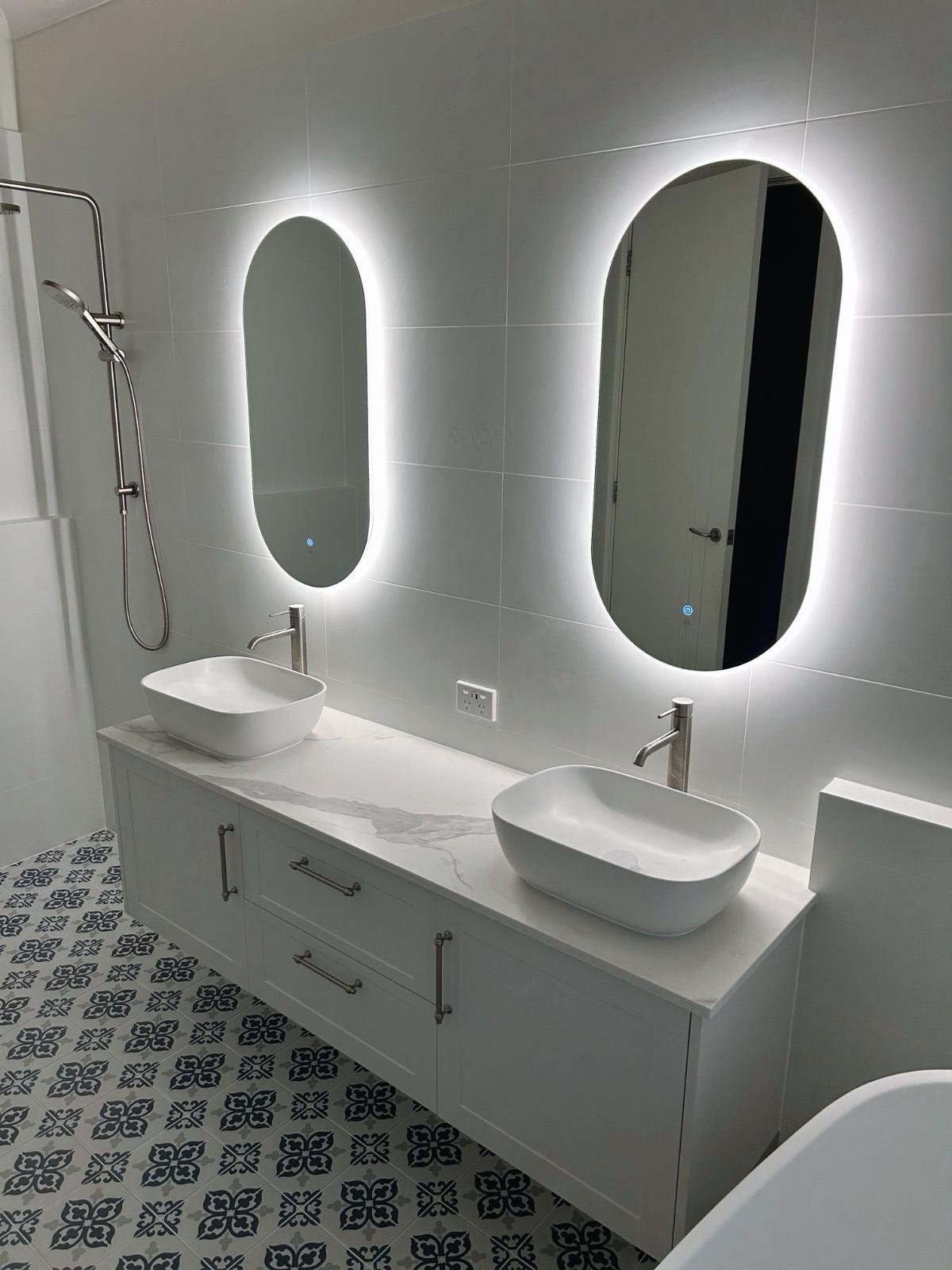 modern-bathroom-renovation-beenleigh .jpg.jpg