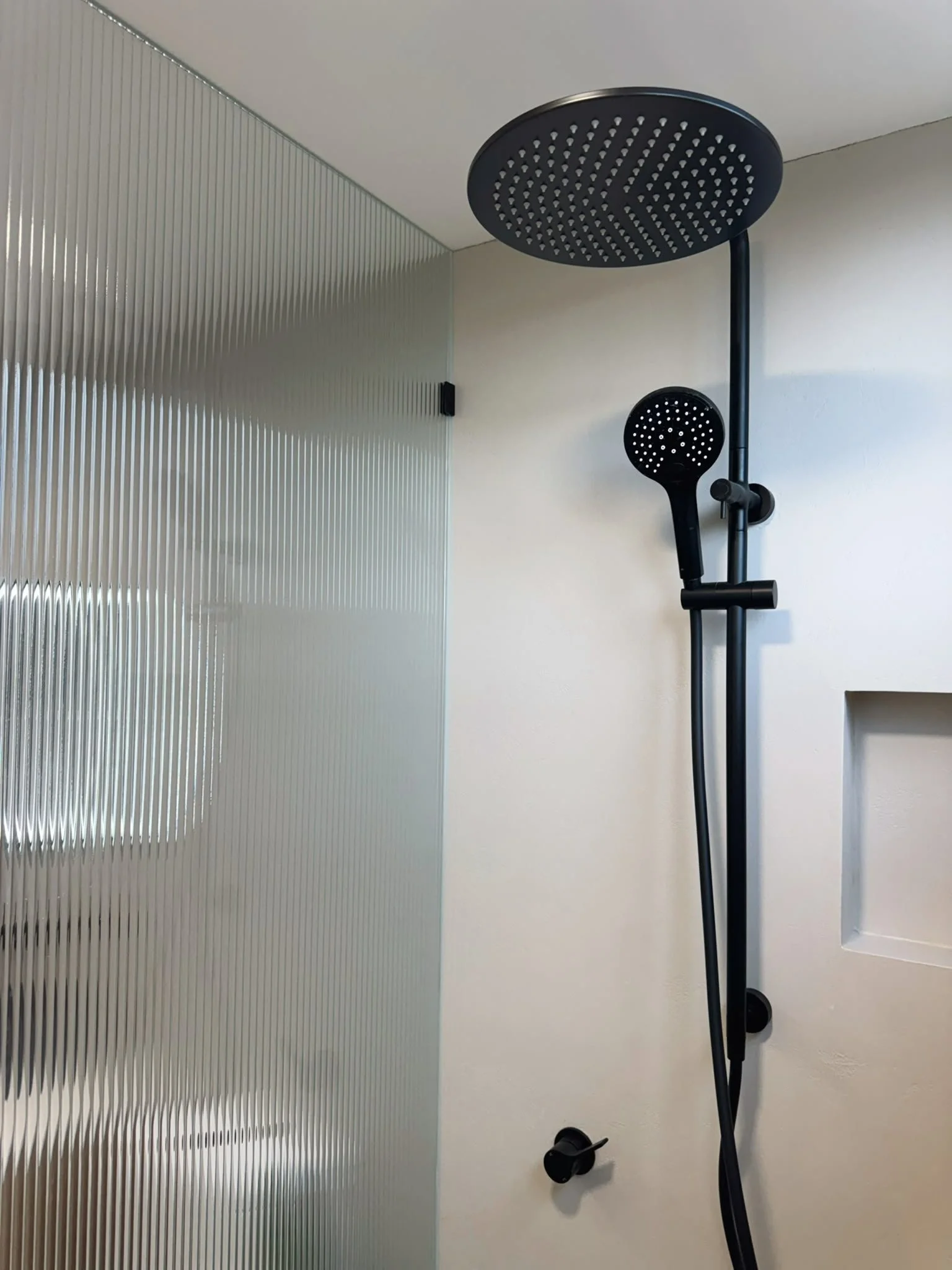 modern-bathroom-renovation-ormeau 2.jpg.jpg