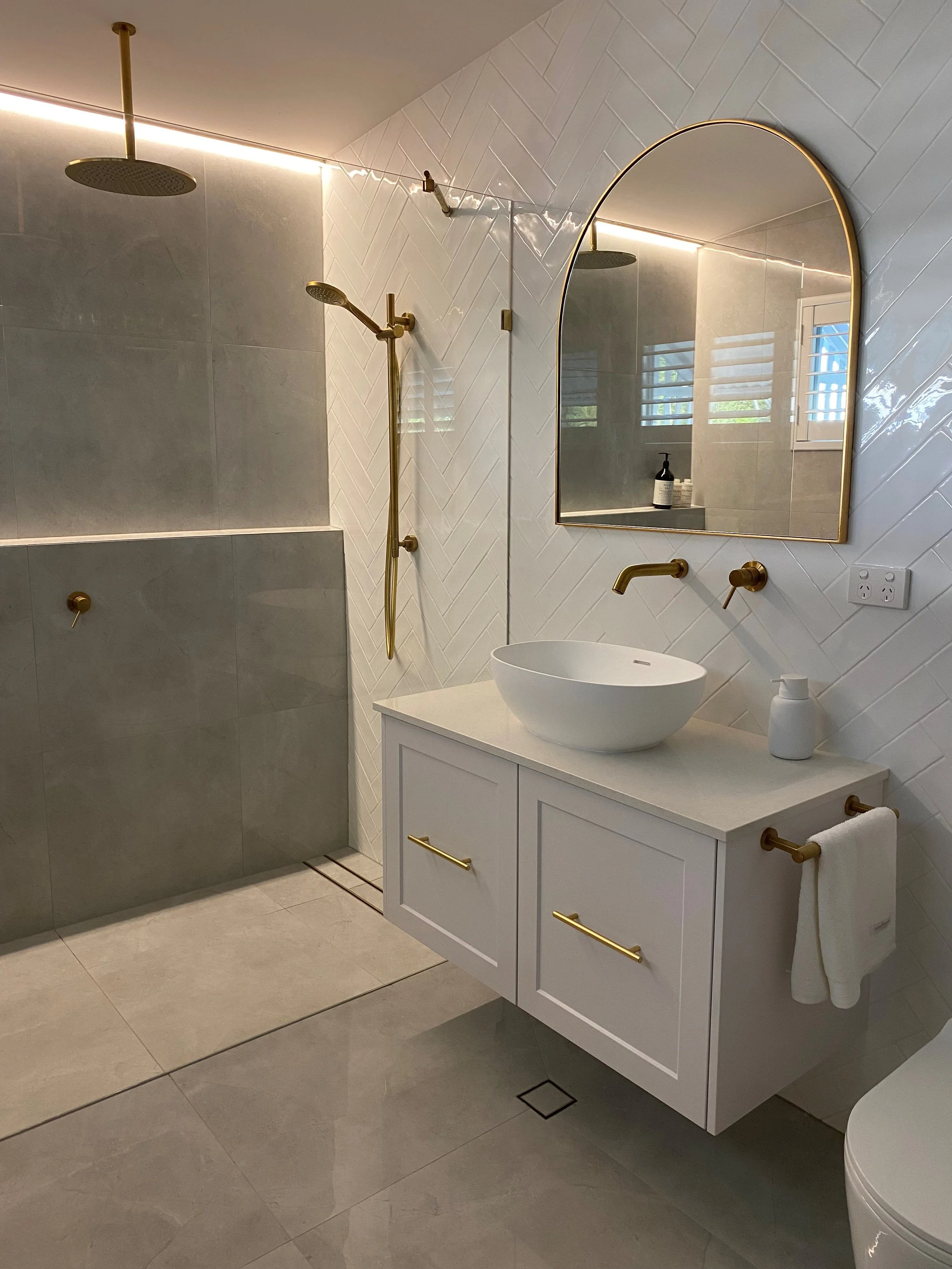 modern-new-vanity-bathroom.jpg