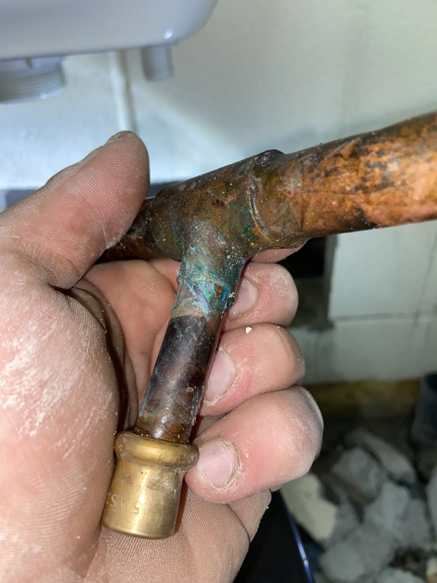 water leak behind toilet..jpg