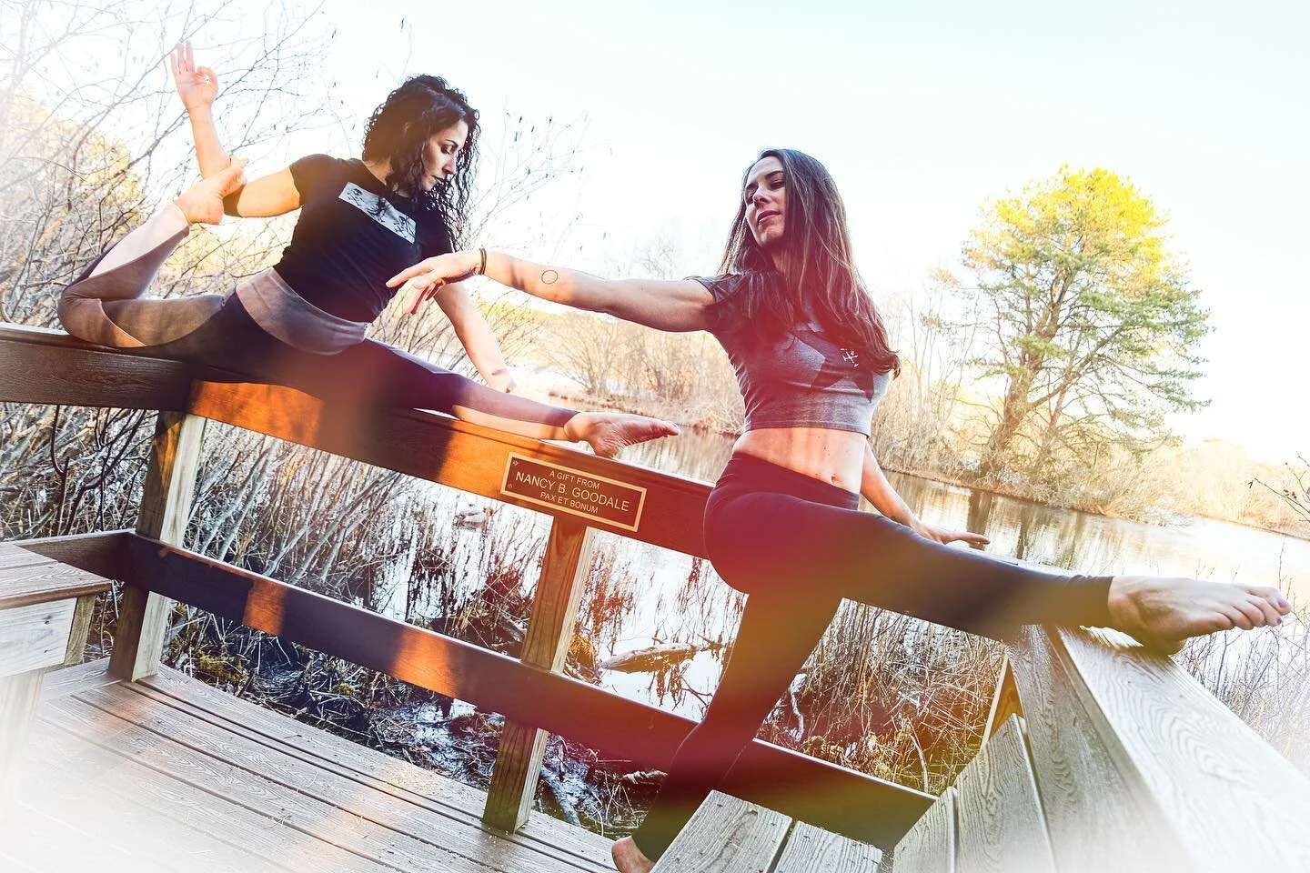 Oɴᴇɴᴇss. 
💃🏻 @gailbaranello 
🧘🏻‍♀️ @min.bruno.vibes 
📷 @adambaranello 
Edit: me