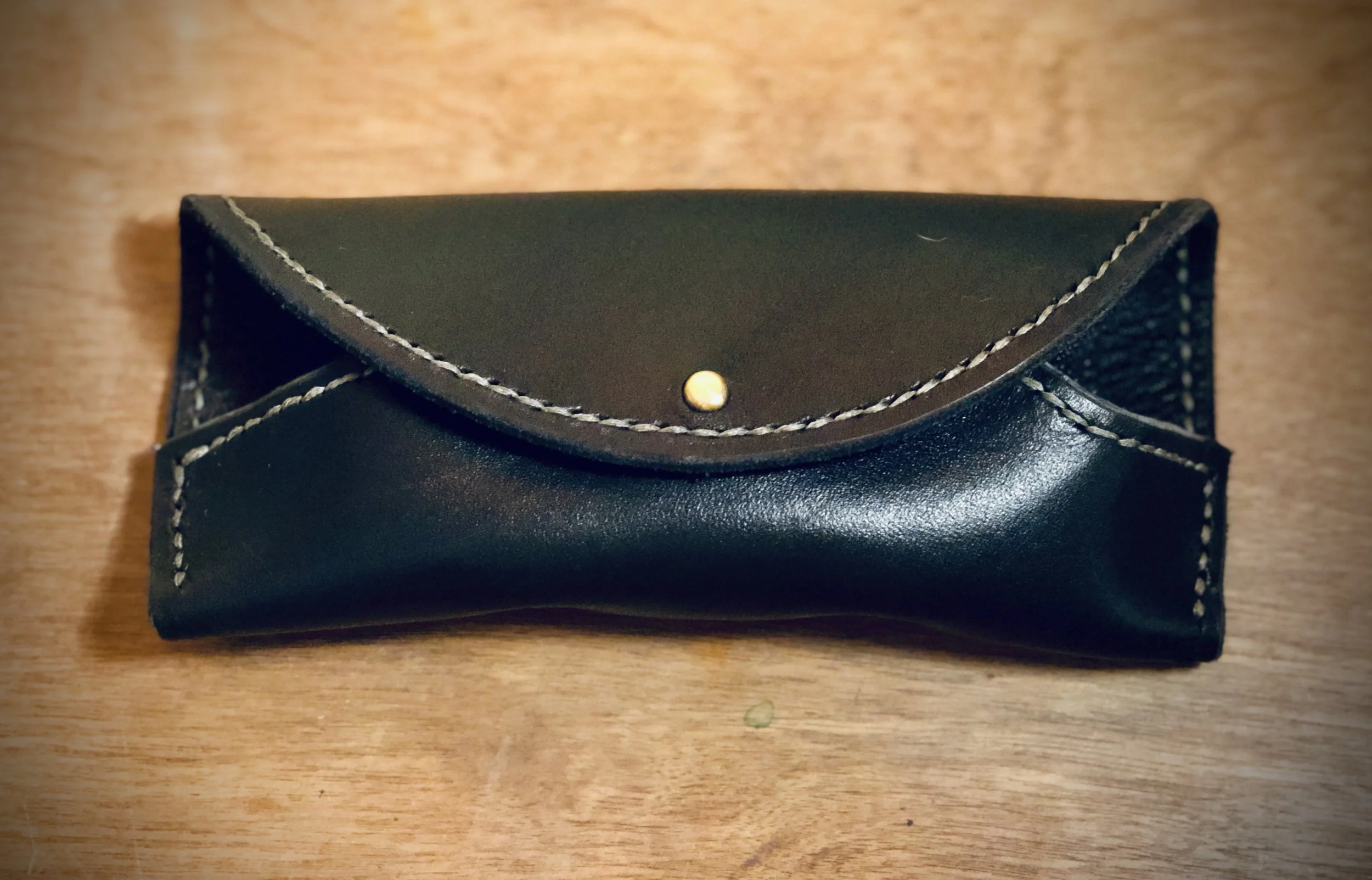Ira glasses case in double black