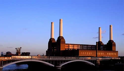 You can clearly see the strong yellow cast of the evening sun on the chimneys of Battersea Power Station in this photograph.