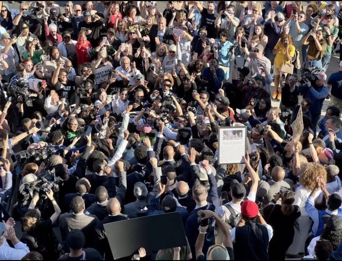 From the helicopter seat🚁 4&bull;10&bull;23 #justinjonesandjustinpearson #tennesseethree #policyandchange #thisiswhatdemocracylookslike #nashville