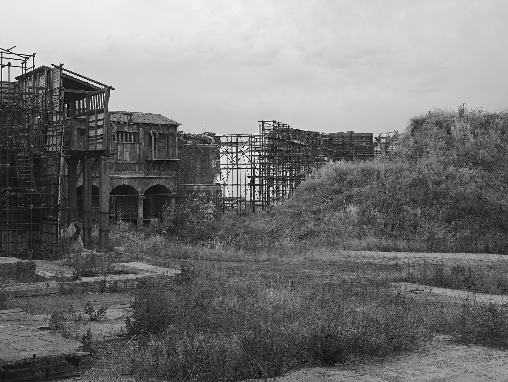 7. Gregory Crewdson - p.146_Untitled_Sanctuary, 2009.jpg