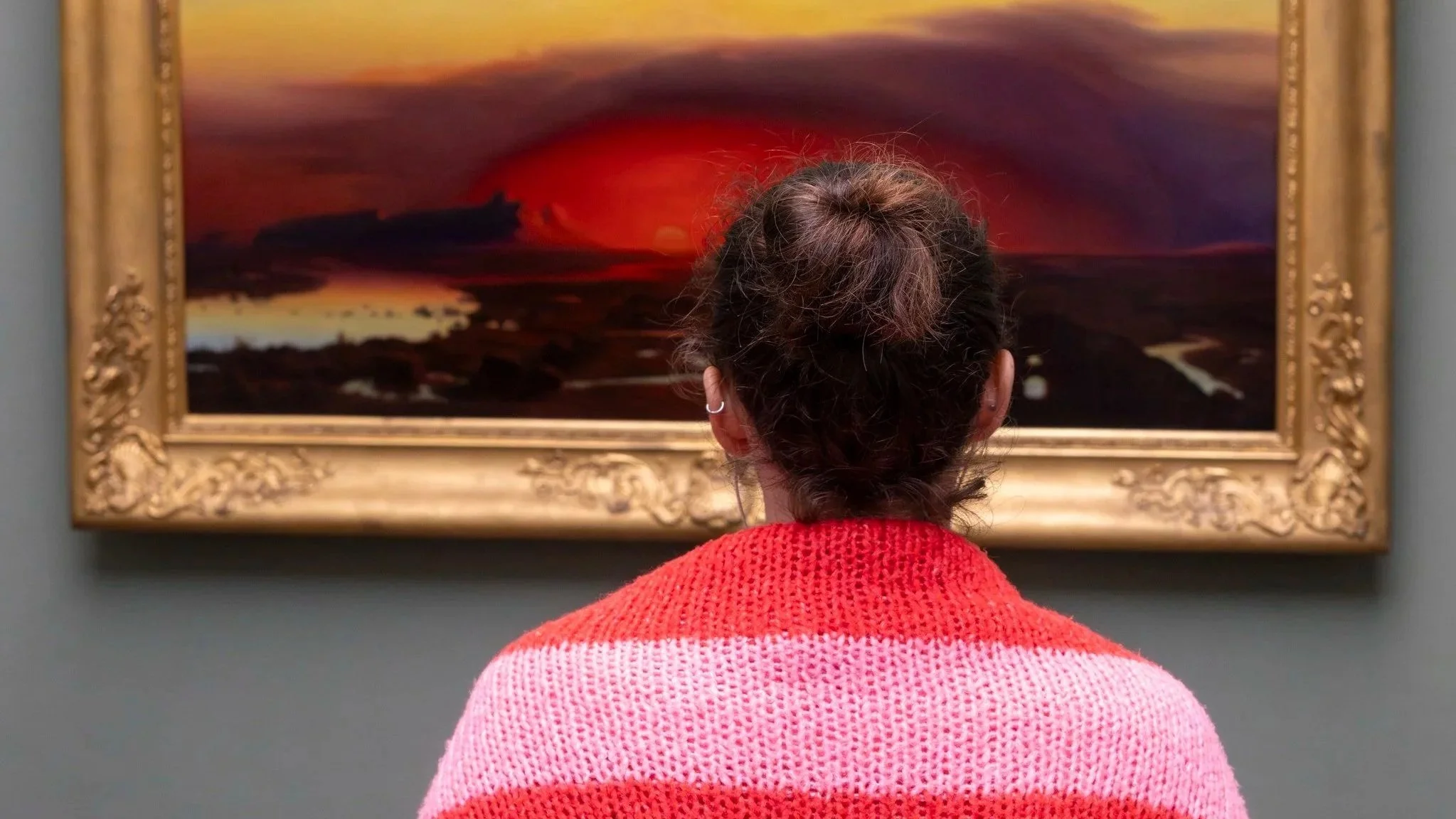 How Stefan Draschan Turns Ordinary Museum Moments Into Photographs You Have To Look At Twice