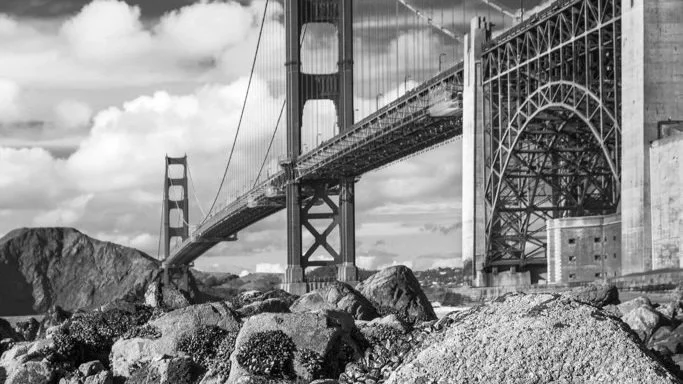 Can You Still Say Something New About the Golden Gate Bridge? Arthur Drooker Gave Himself 3 Rules and 36 Photos to Find Out