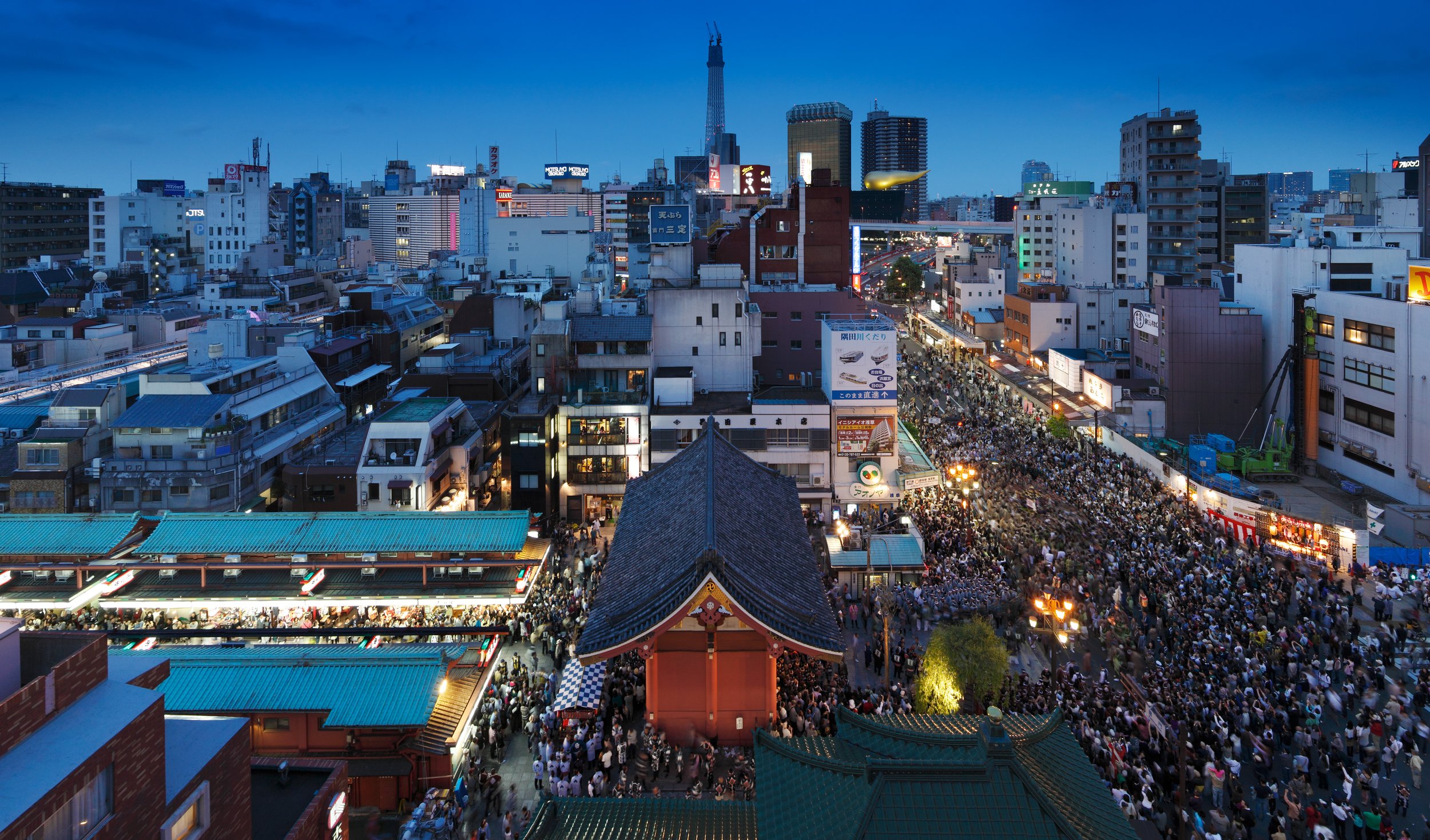 Asakusa, Taito Ward, Tokyo, May 16, 2010.jpg