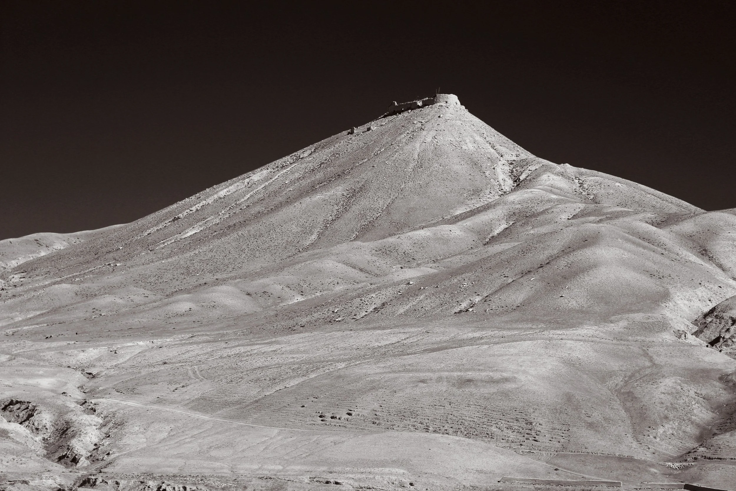 Ruins of Khachoe North of lo Manthang 2014.jpg