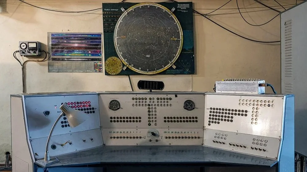 Inside Soviet Scientific Institutes: How Eric Lusito Photographed the Machines Built to Engineer the Future