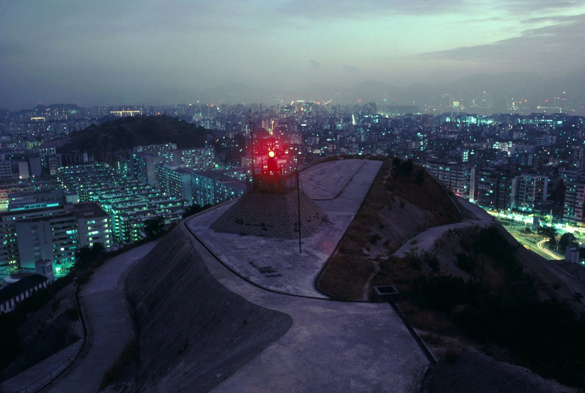 005_90101_HK_1985.jpg
