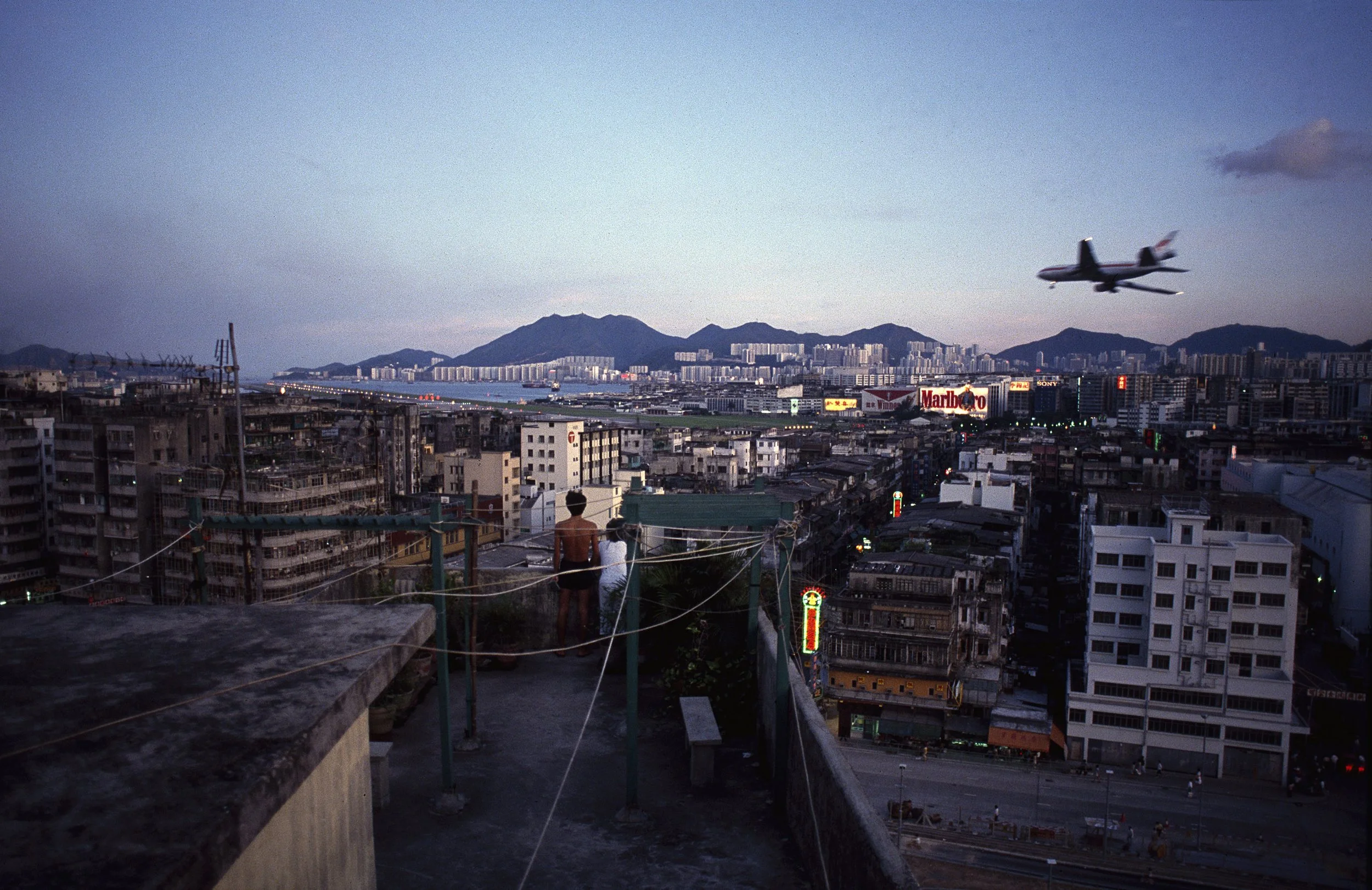 Girard_Rooftop + Plane 02b.jpg