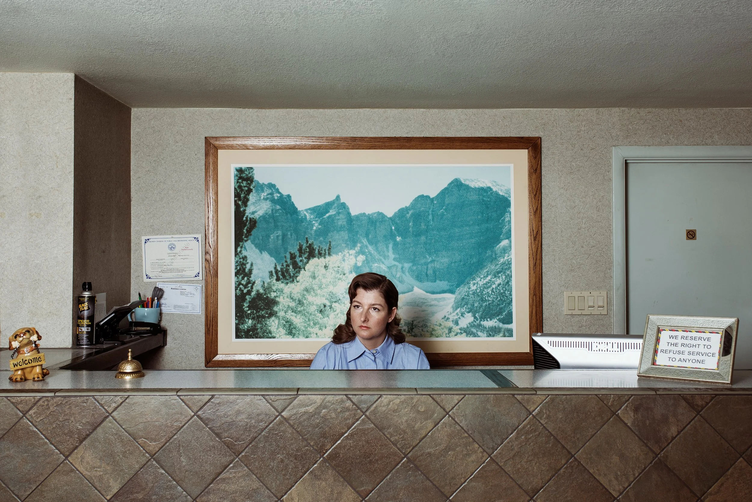 Robin as The Receptionist(c) Robin de PuyTHE RECEPTIONIST_MOTELS_(c)RdePuy.jpg