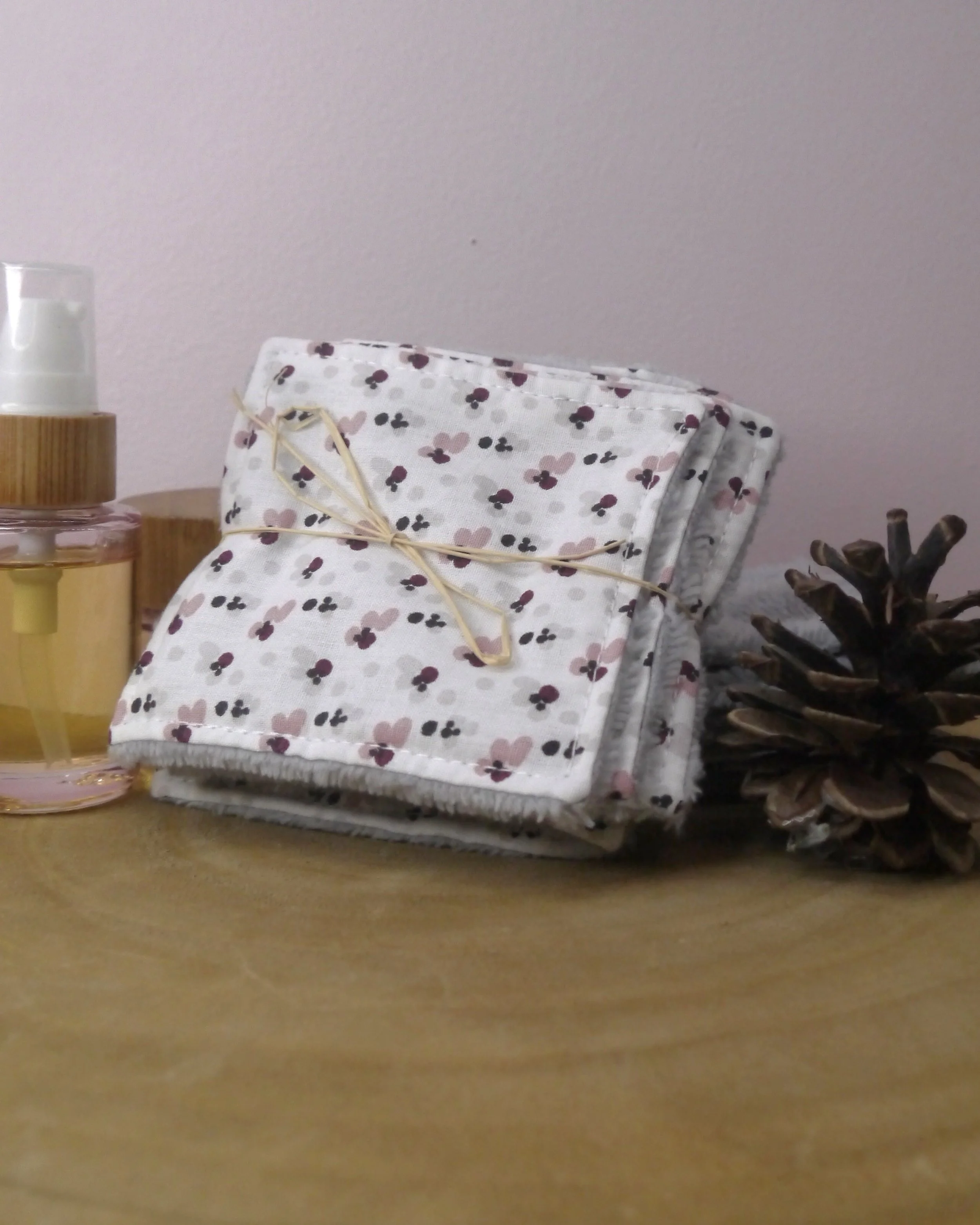 Lingettes démaquillantes Grises