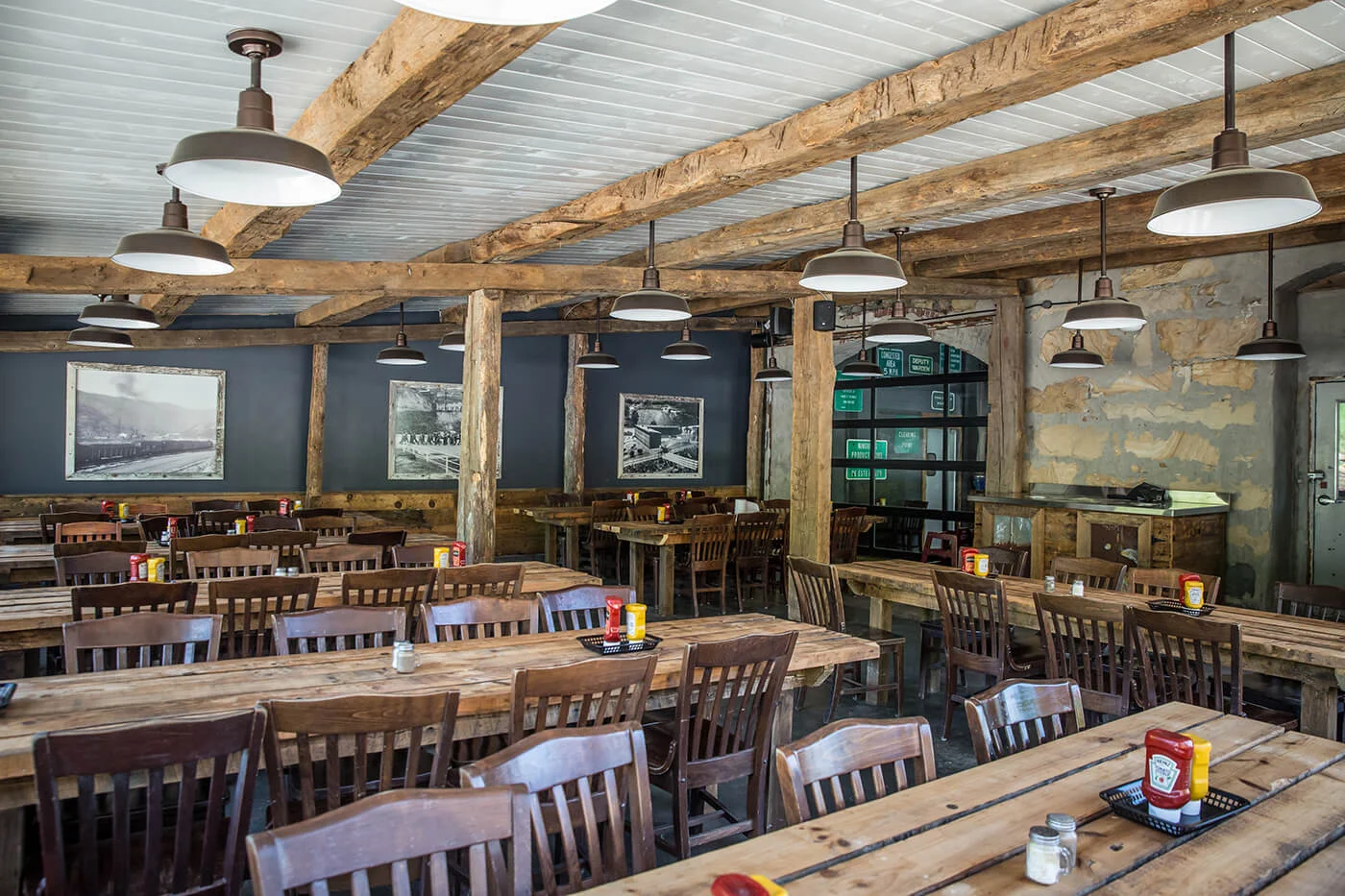 Brushy-Wardens-Table-Restaurant-02.jpg